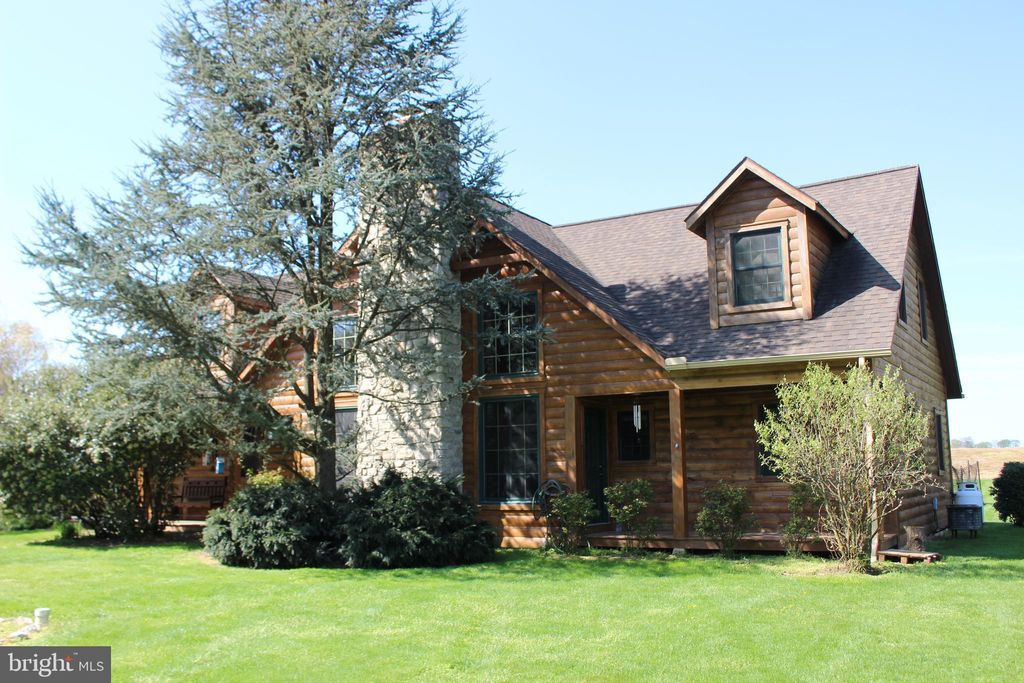 Photo of 1814 MANSION LN, MOUNT JOY, PA 17552 (MLS # PALA2033796)