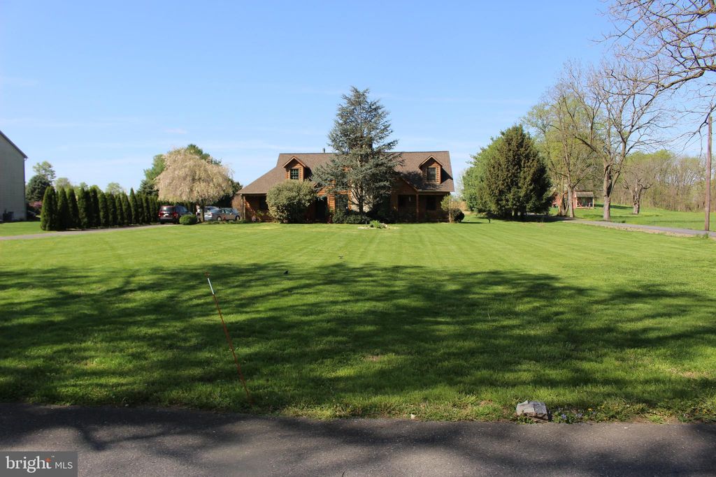 Photo of 1814 MANSION LN, MOUNT JOY, PA 17552 (MLS # PALA2033796)