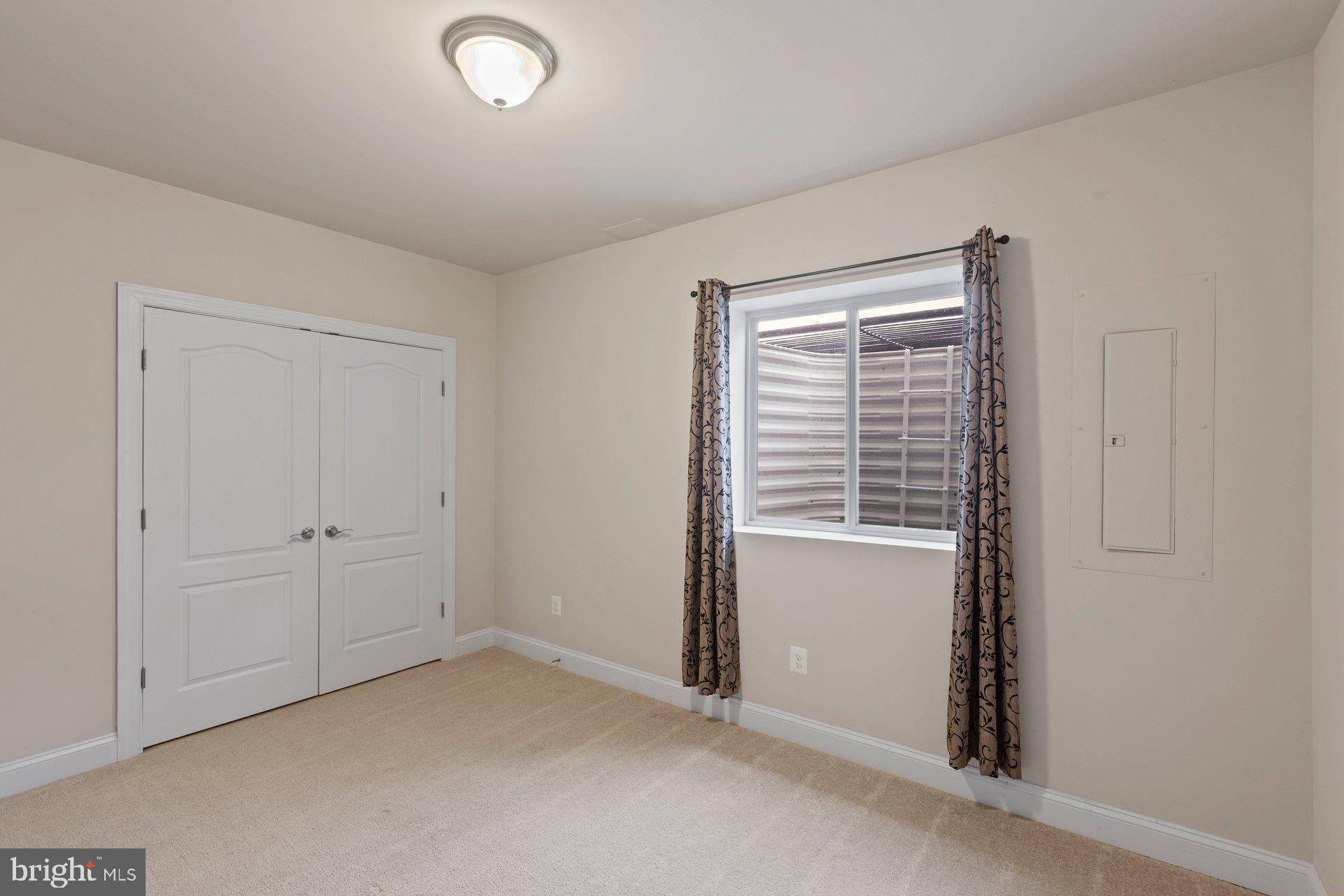 BROAD CREEK - Residential