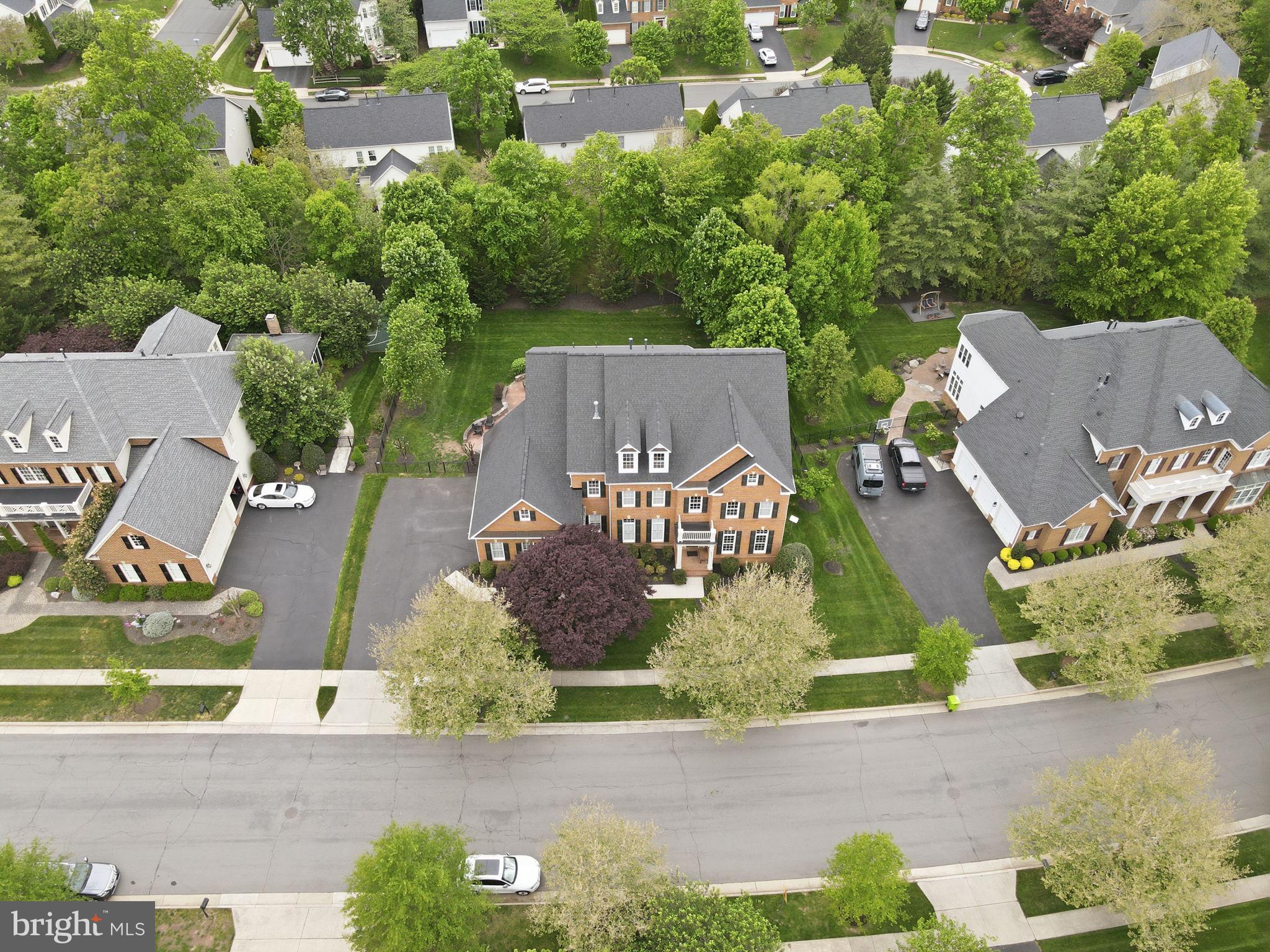 LANSDOWNE ON THE POTOMAC - Residential