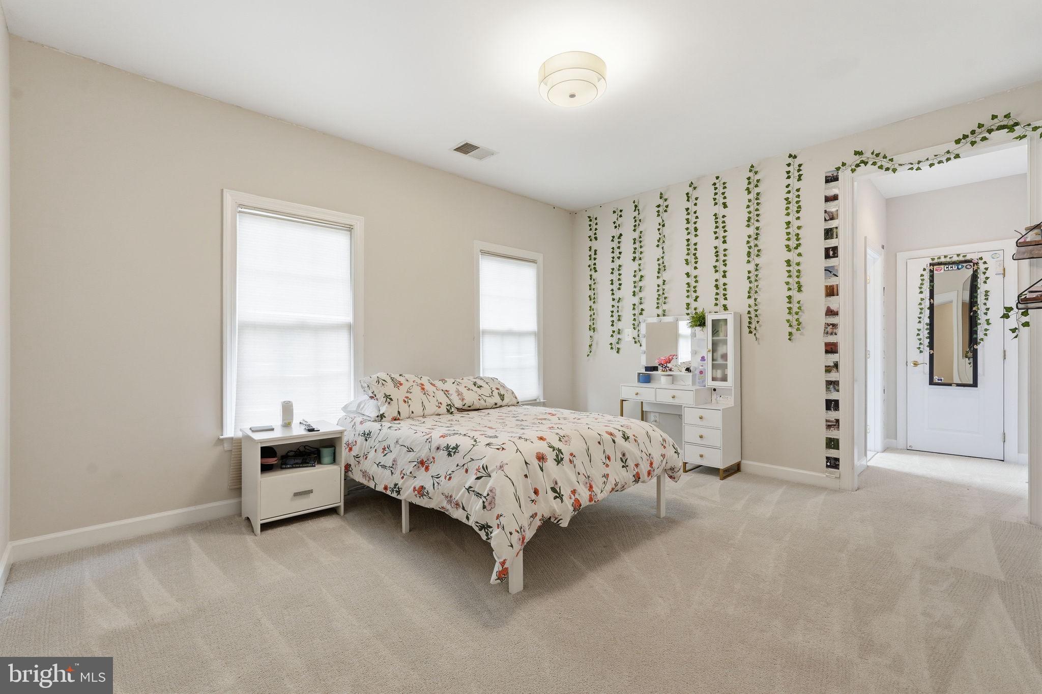 LANSDOWNE ON THE POTOMAC - Residential