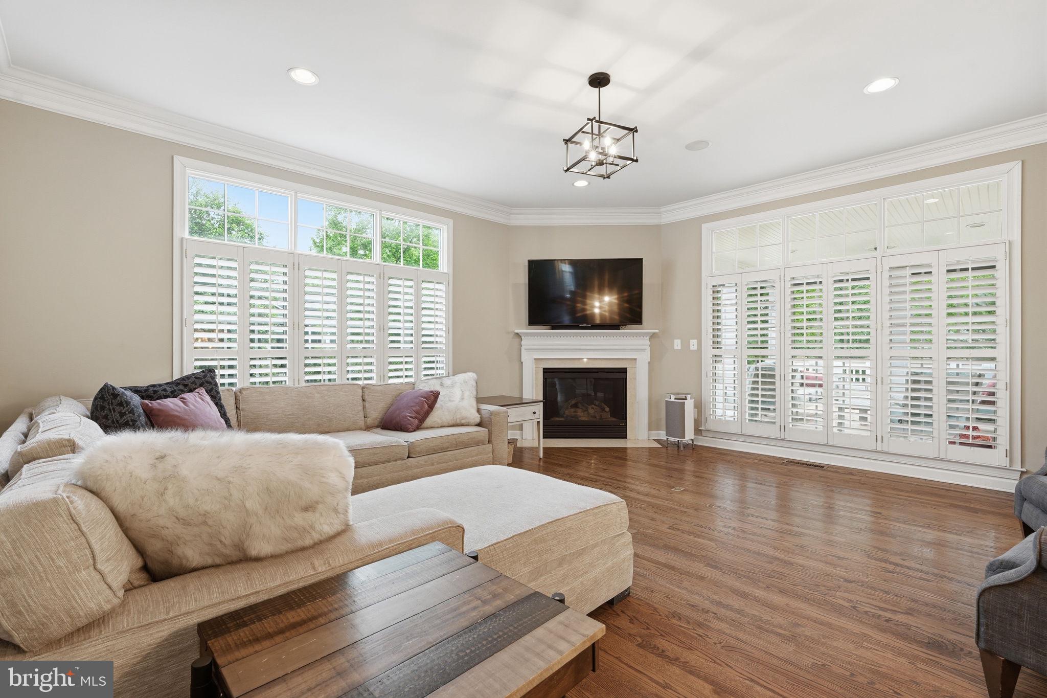 LANSDOWNE ON THE POTOMAC - Residential
