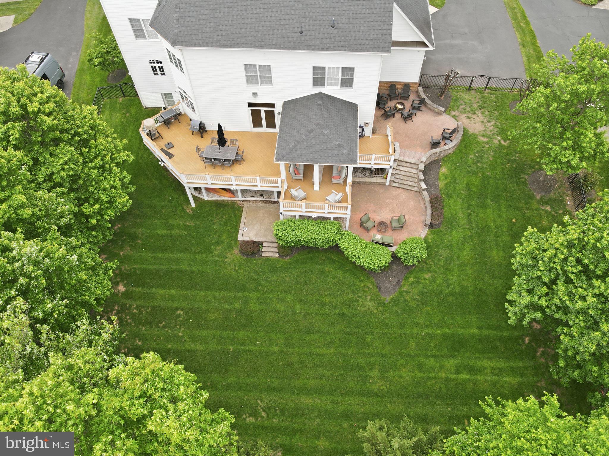 LANSDOWNE ON THE POTOMAC - Residential