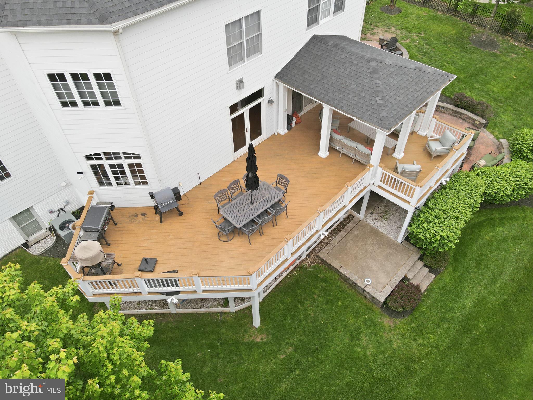 LANSDOWNE ON THE POTOMAC - Residential
