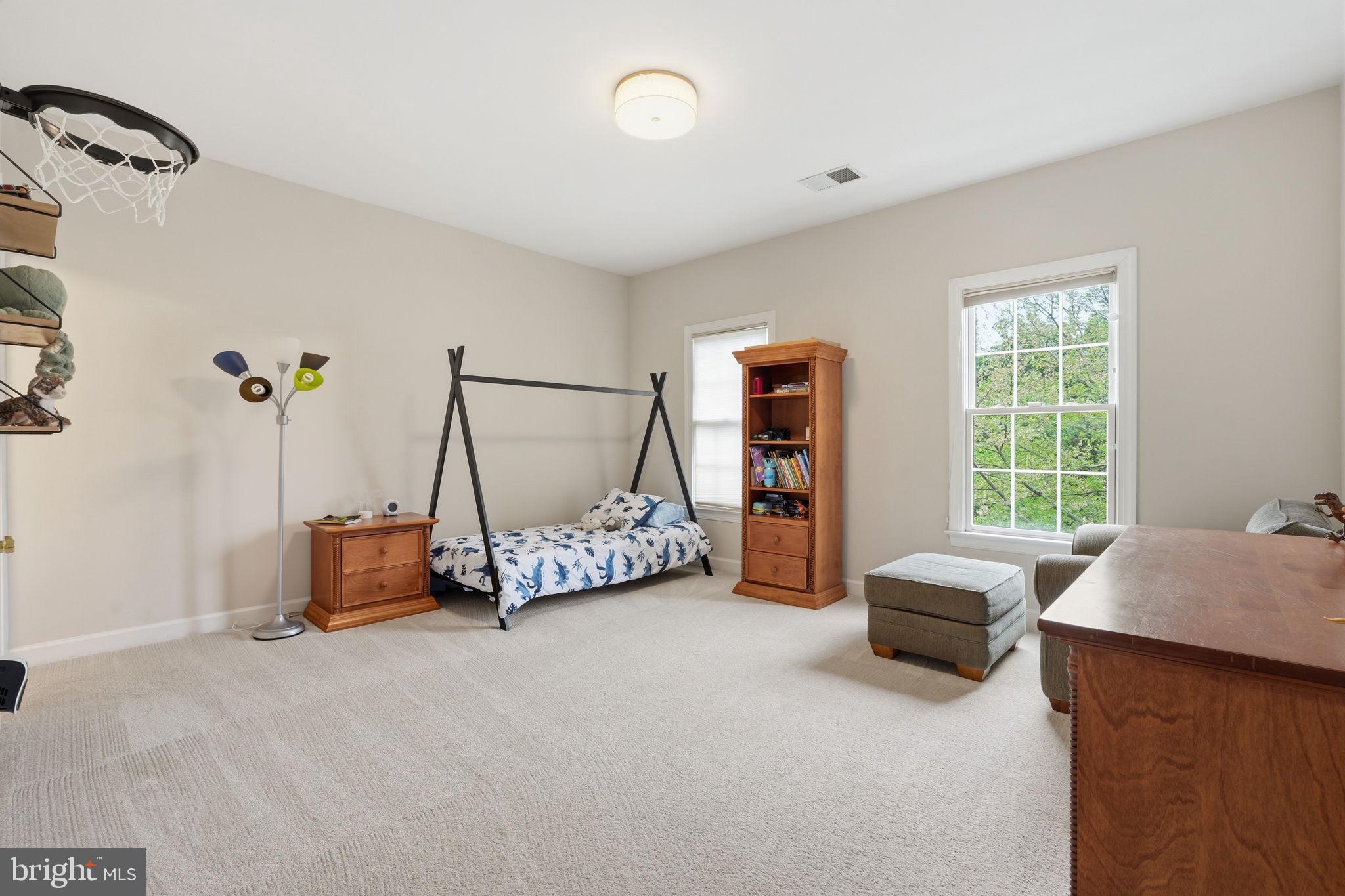LANSDOWNE ON THE POTOMAC - Residential