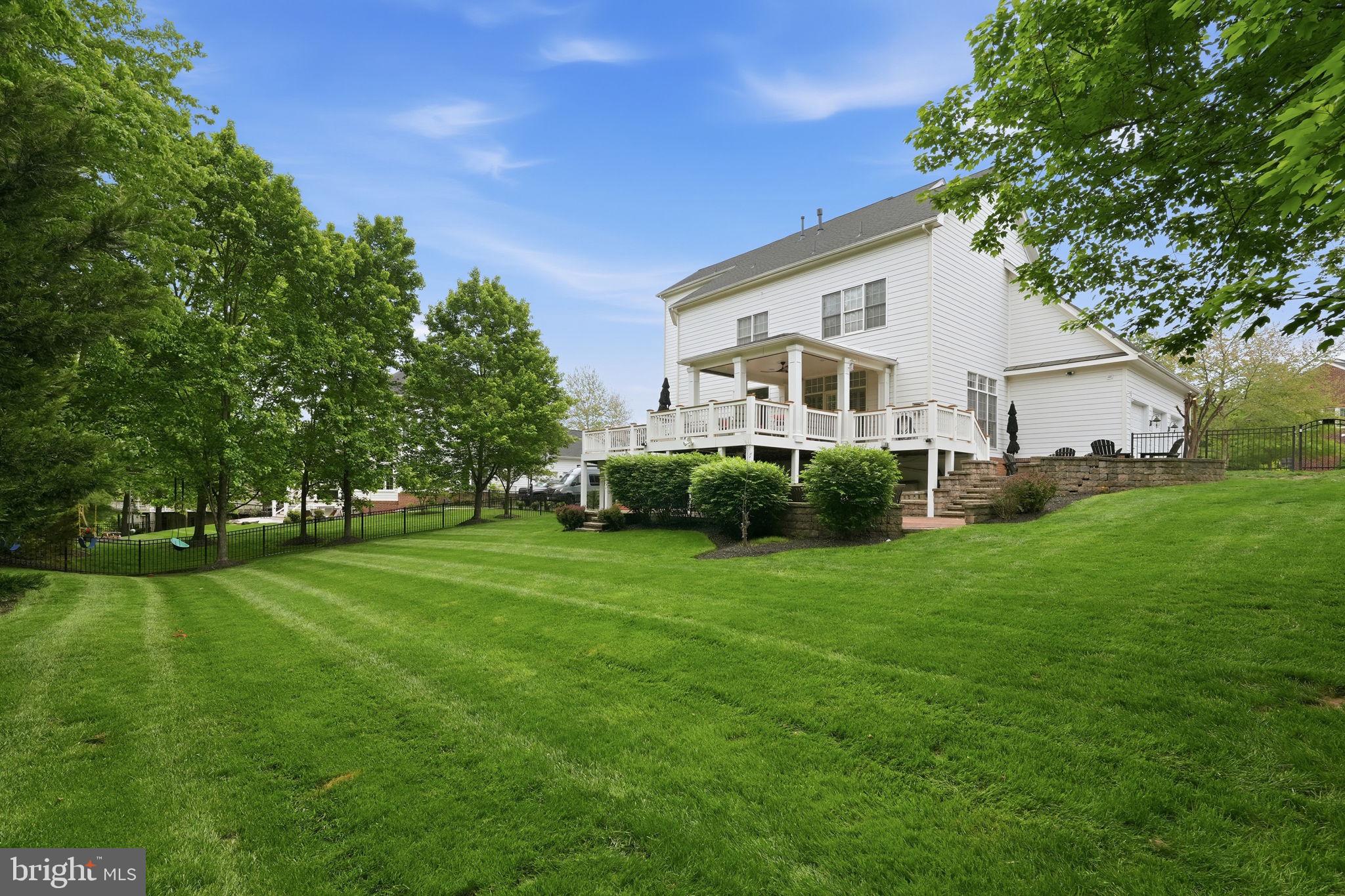 LANSDOWNE ON THE POTOMAC - Residential