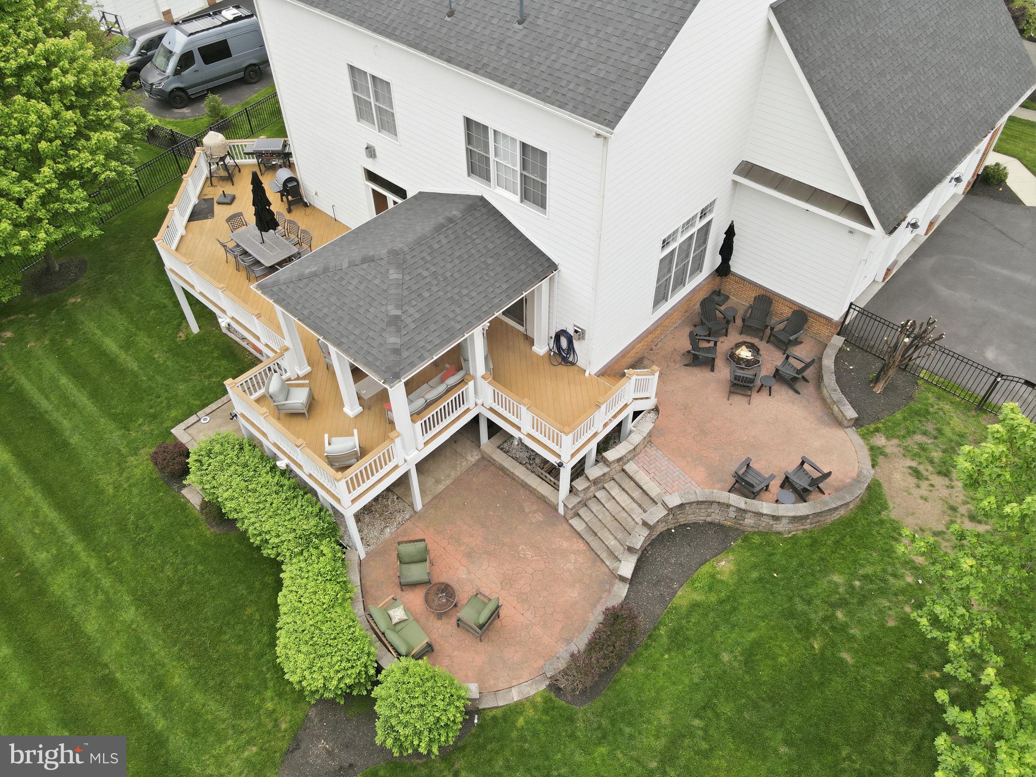 LANSDOWNE ON THE POTOMAC - Residential