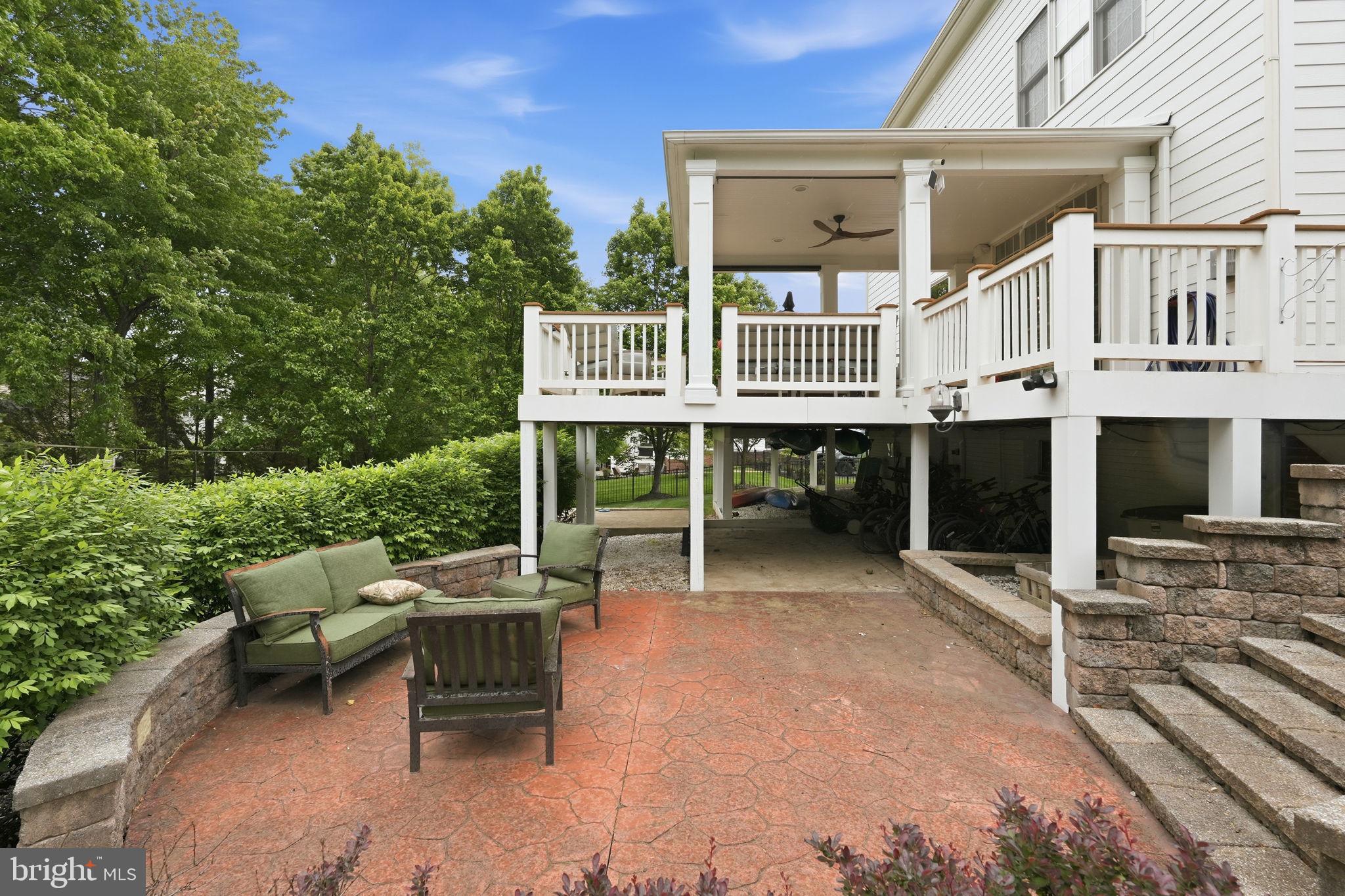 LANSDOWNE ON THE POTOMAC - Residential