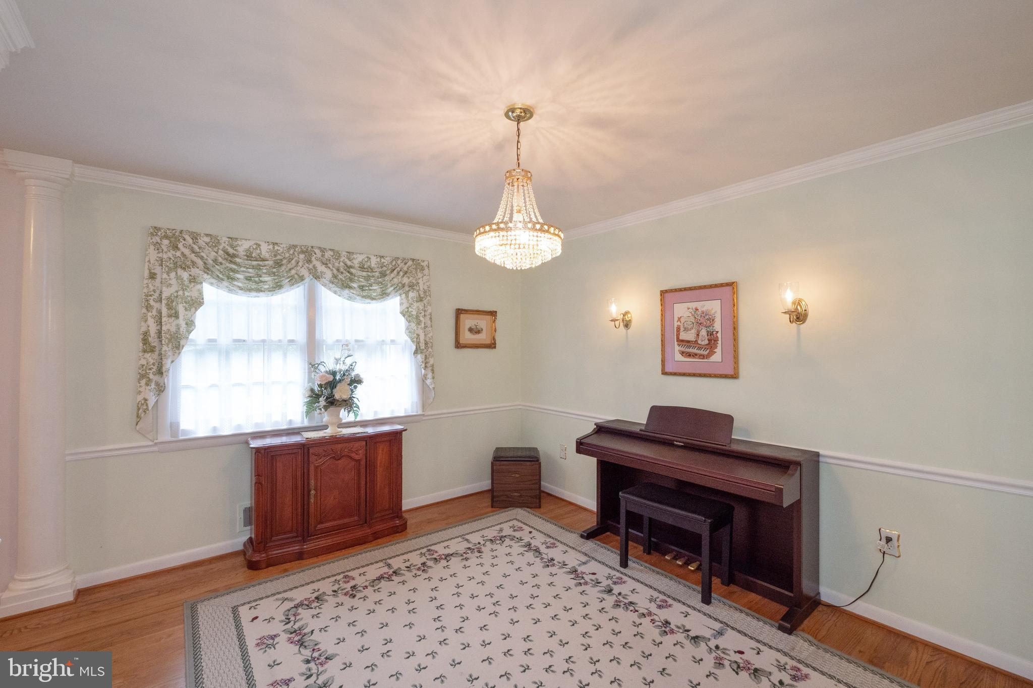 HAYFIELD FARM - Residential