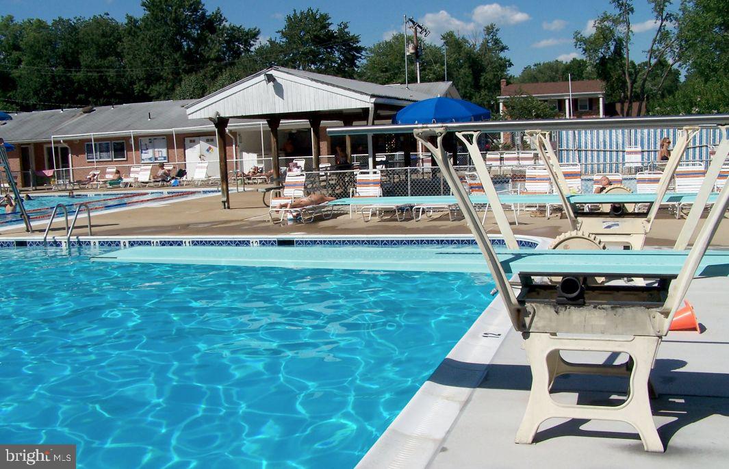 HAYFIELD FARM - Residential