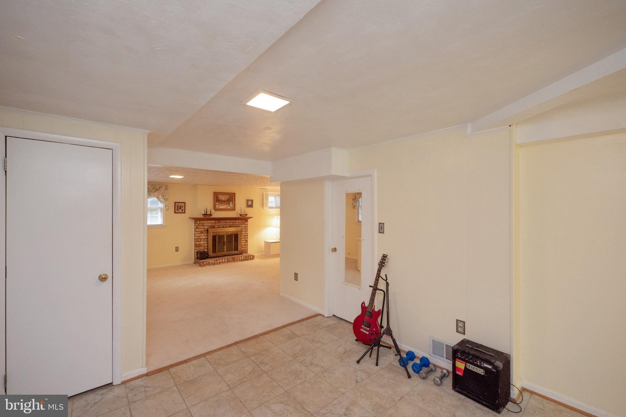 HAYFIELD FARM - Residential