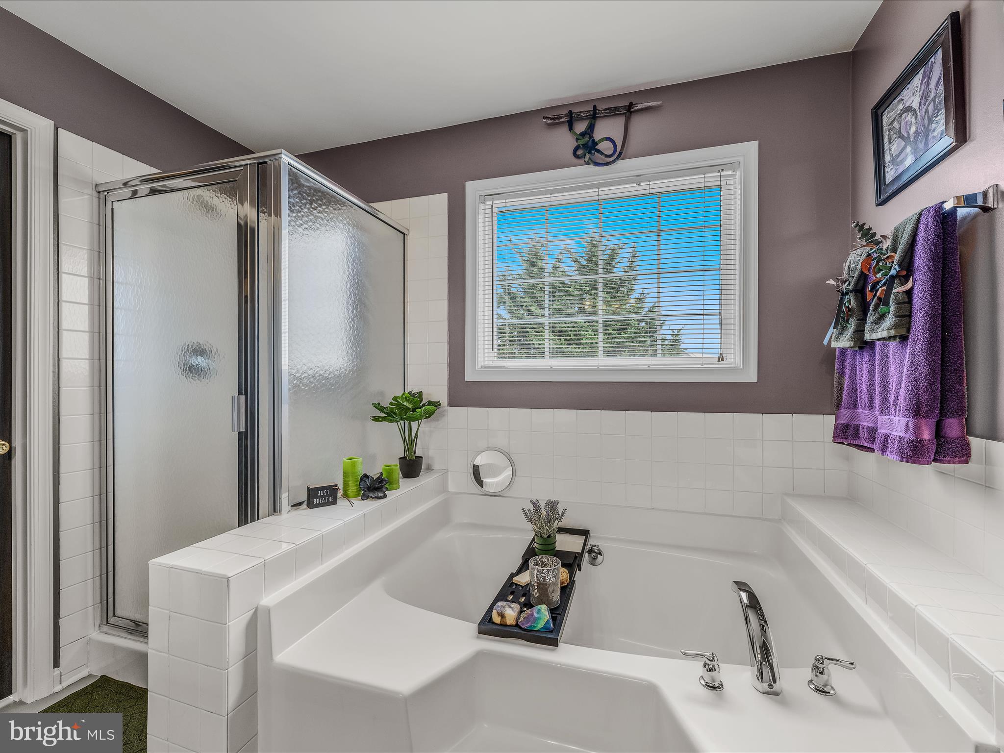 APPLE KNOLLS ESTATES - Residential