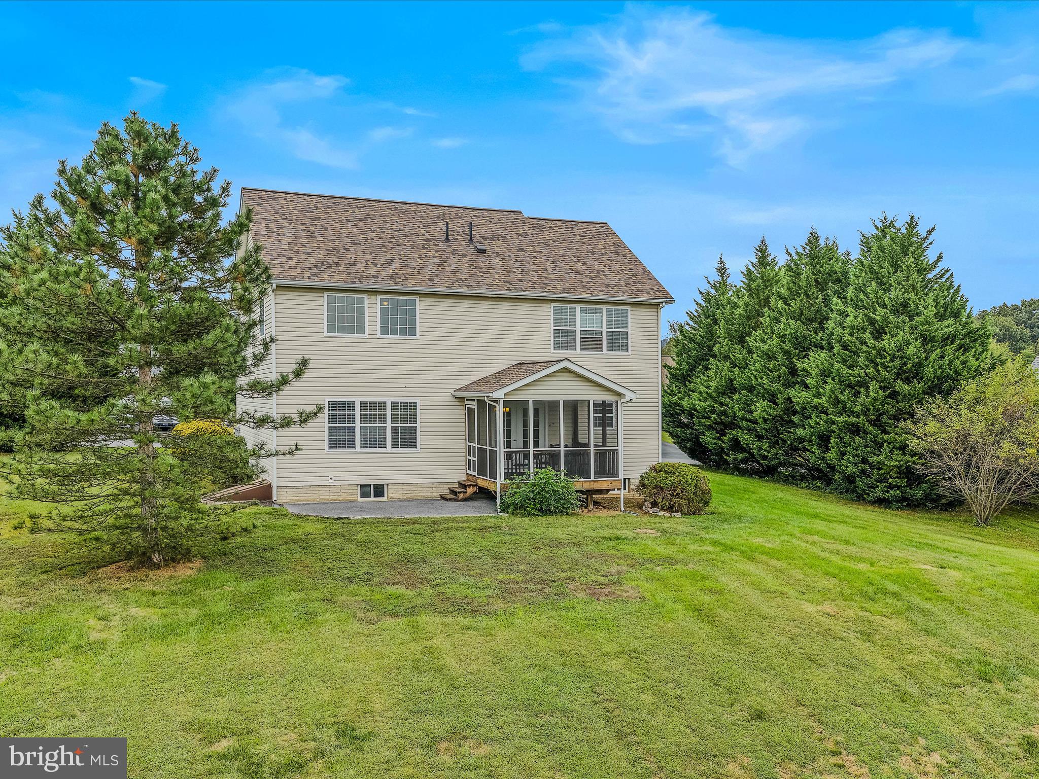 APPLE KNOLLS ESTATES - Residential