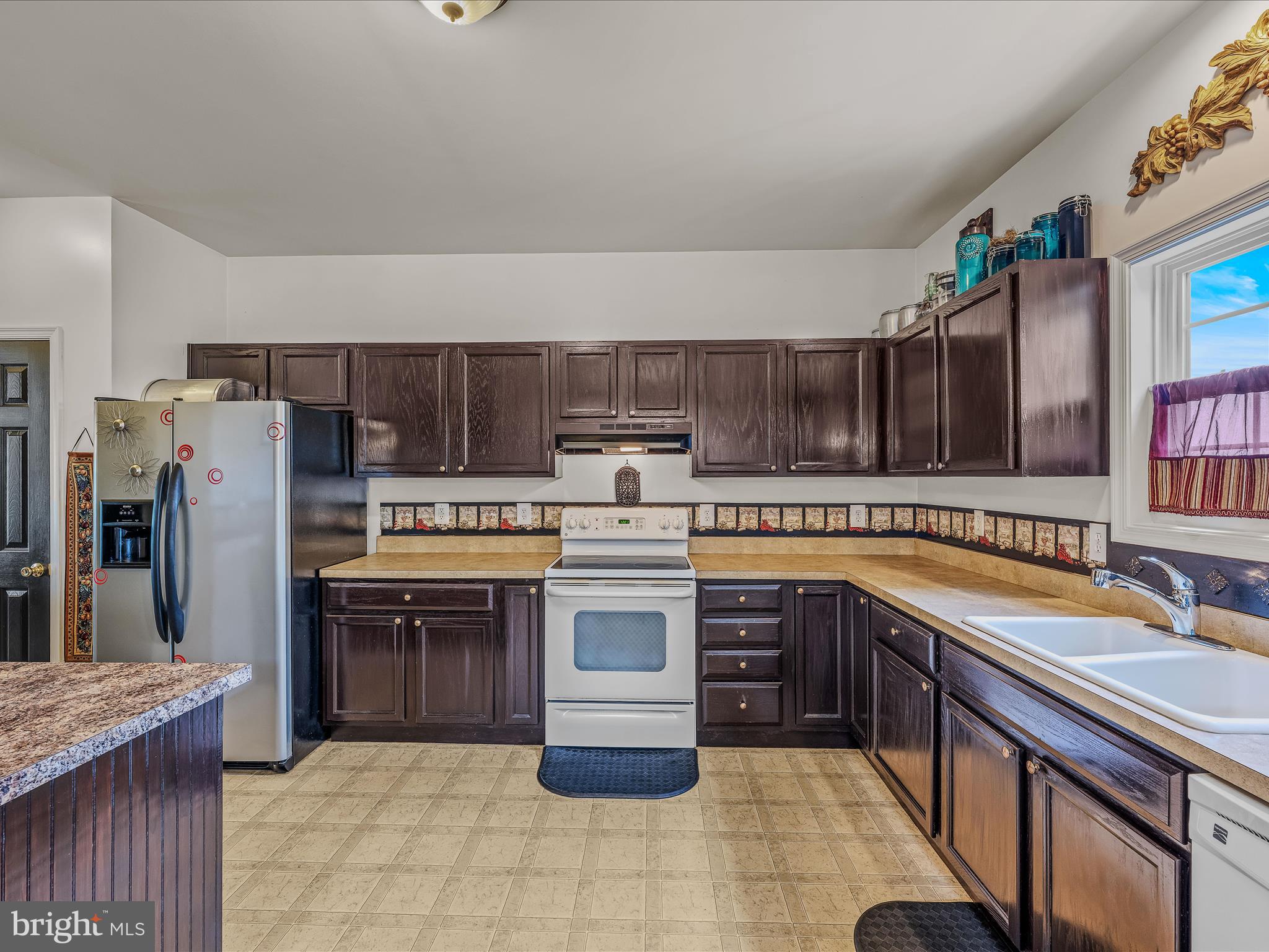 APPLE KNOLLS ESTATES - Residential