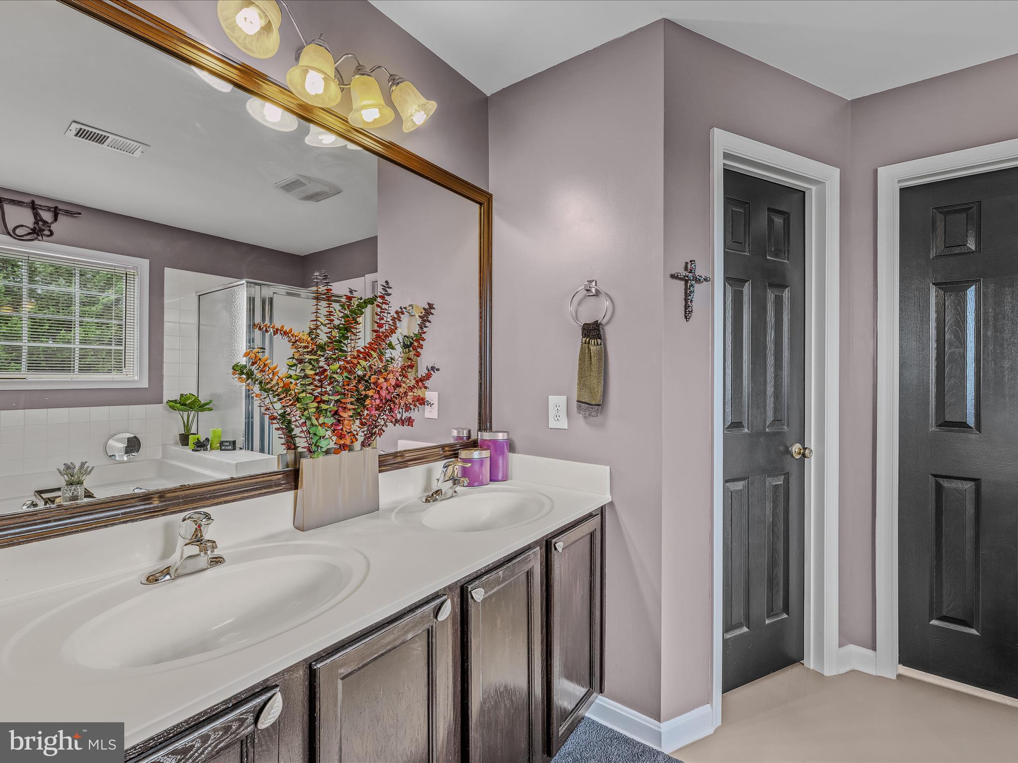 APPLE KNOLLS ESTATES - Residential