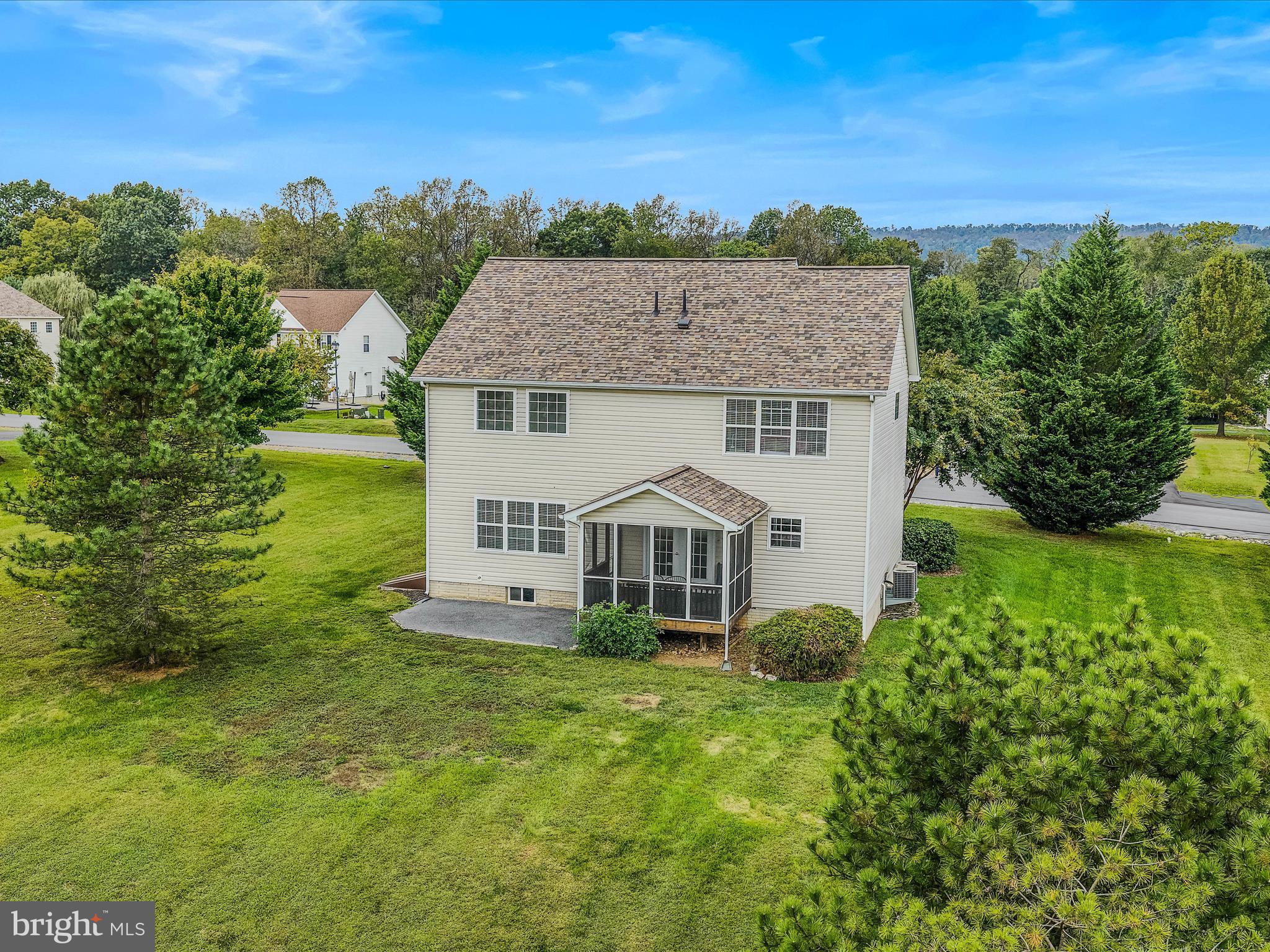 APPLE KNOLLS ESTATES - Residential