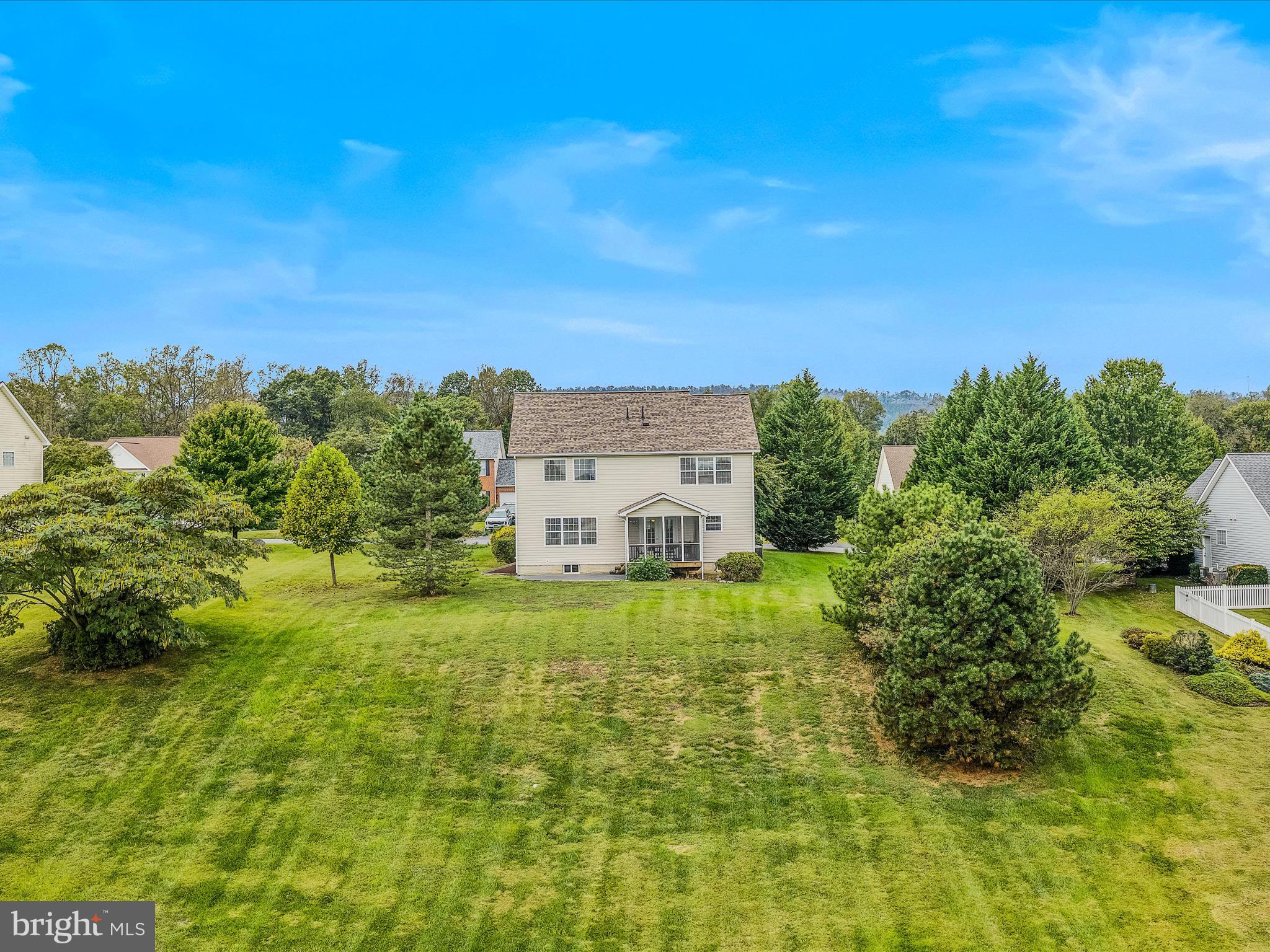 APPLE KNOLLS ESTATES - Residential