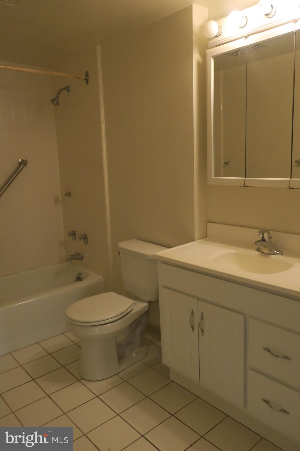 WASHINGTON SQ - Residential