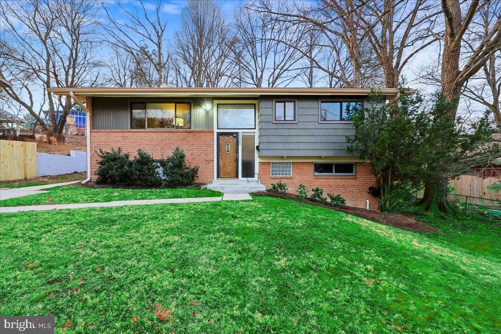Photo of 11403 Fairoak Drive, SILVER SPRING, MD 20902 (MLS # MDMC2219898)