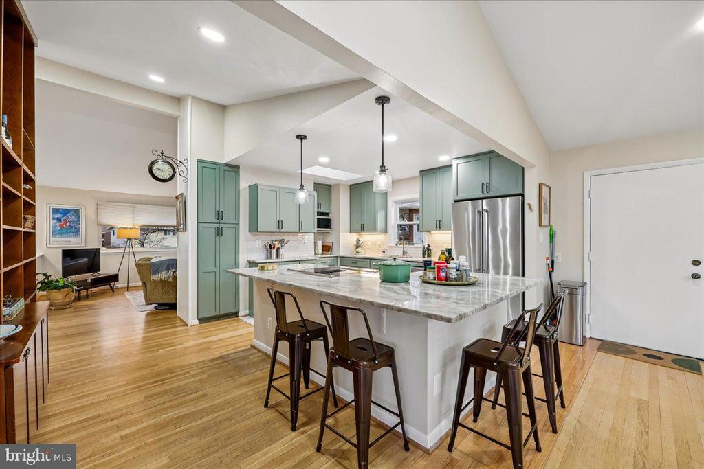 Photo of 11403 Fairoak Drive, SILVER SPRING, MD 20902 (MLS # MDMC2219898)