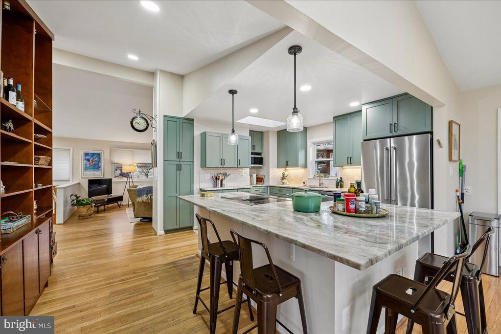 Photo of 11403 Fairoak Drive, SILVER SPRING, MD 20902 (MLS # MDMC2219898)