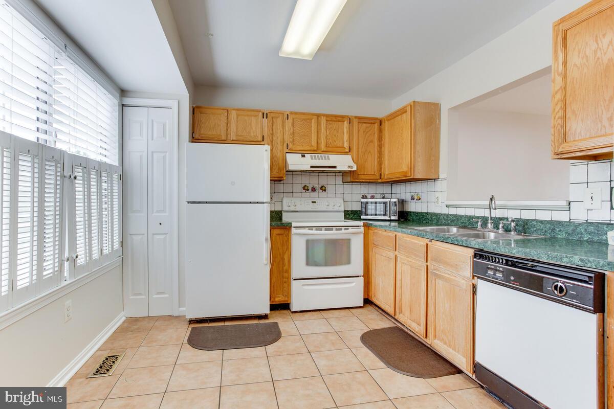 KINGS GRANT - Residential