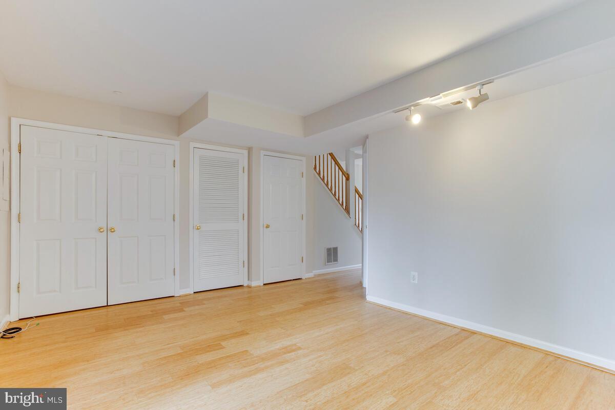 KINGS GRANT - Residential