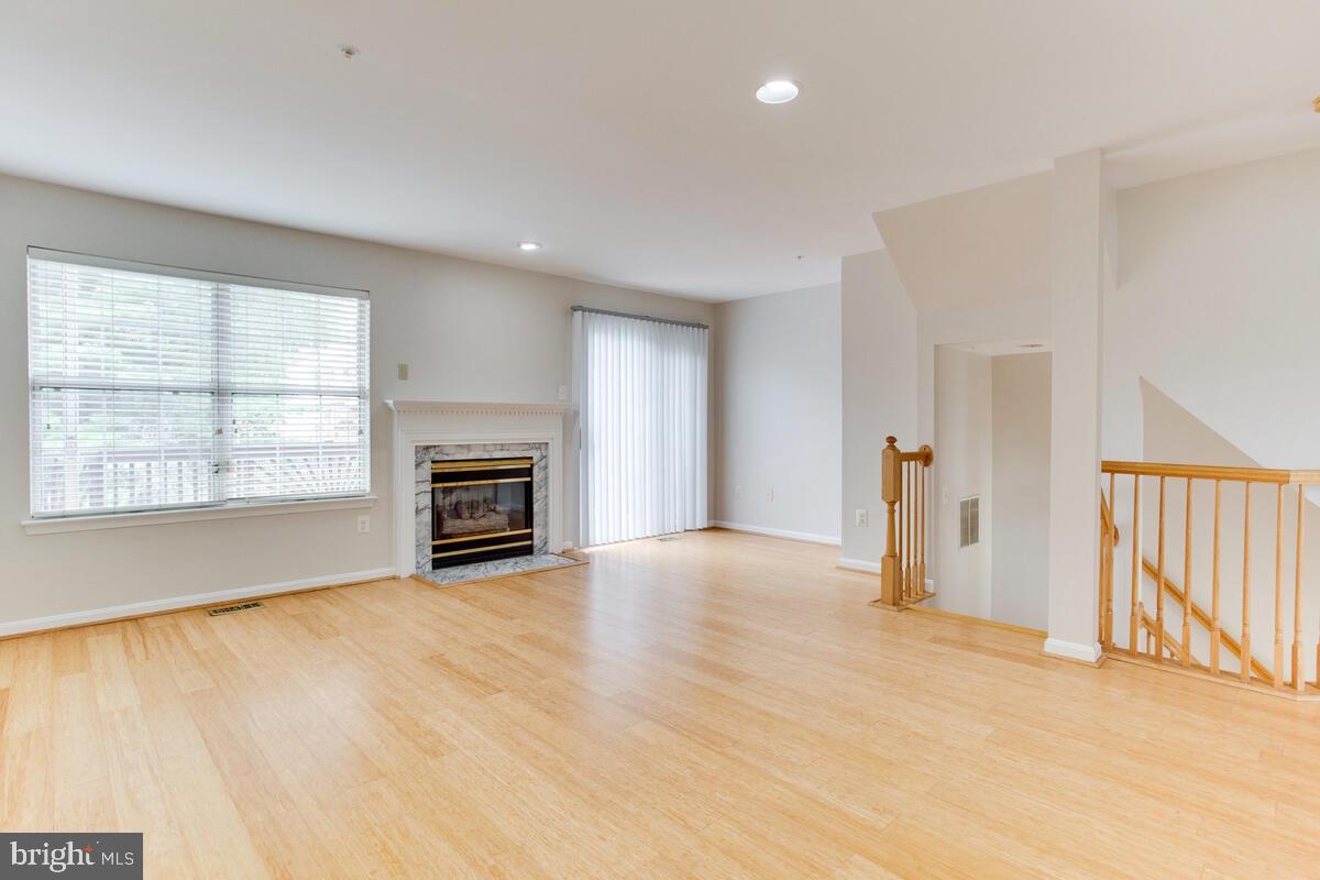 KINGS GRANT - Residential