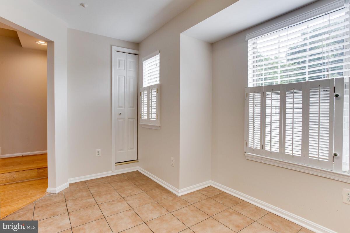 KINGS GRANT - Residential