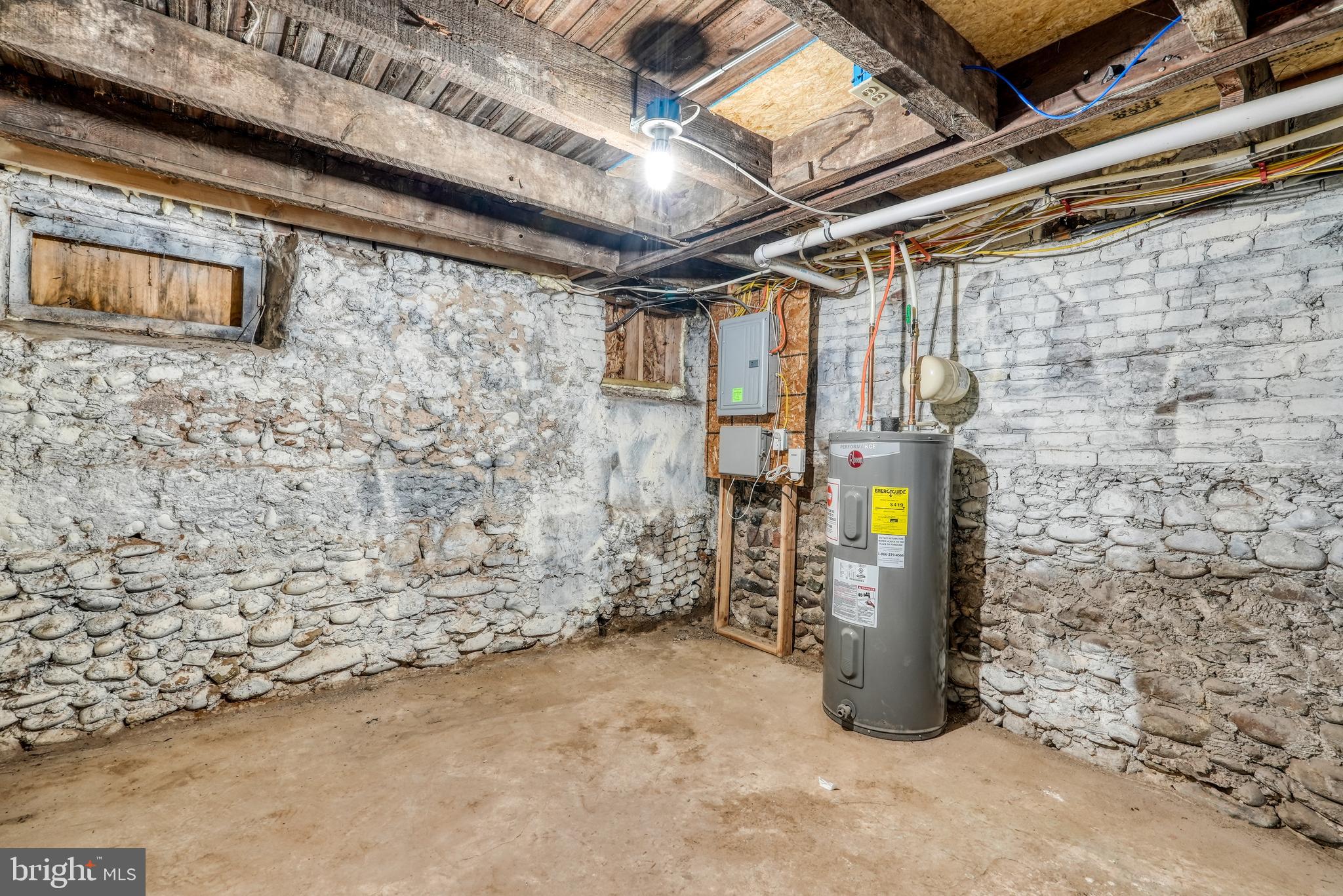 BRISTOL - Residential Lease