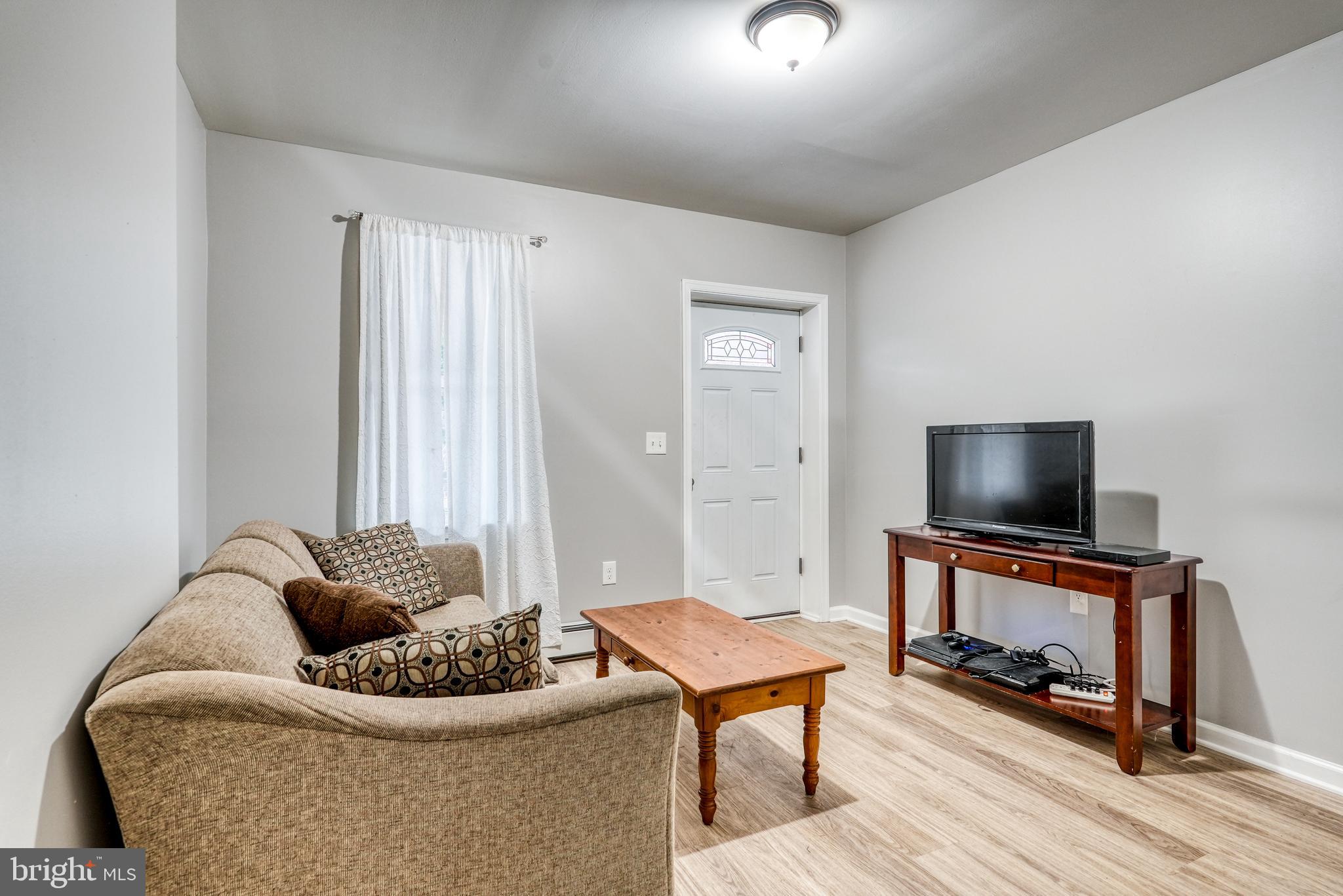 BRISTOL - Residential Lease