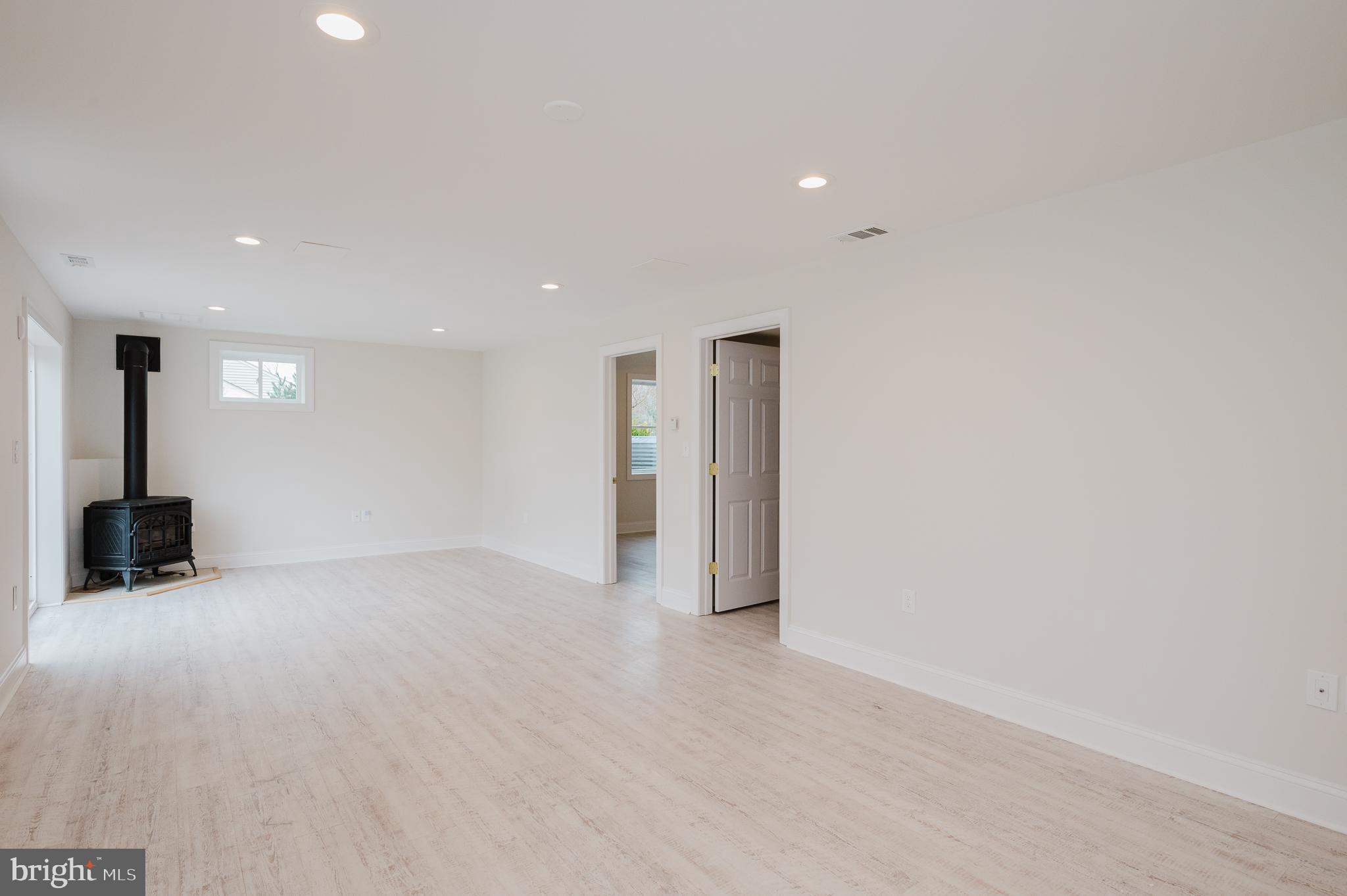 CROSS COUNTRY ESTATES - Residential