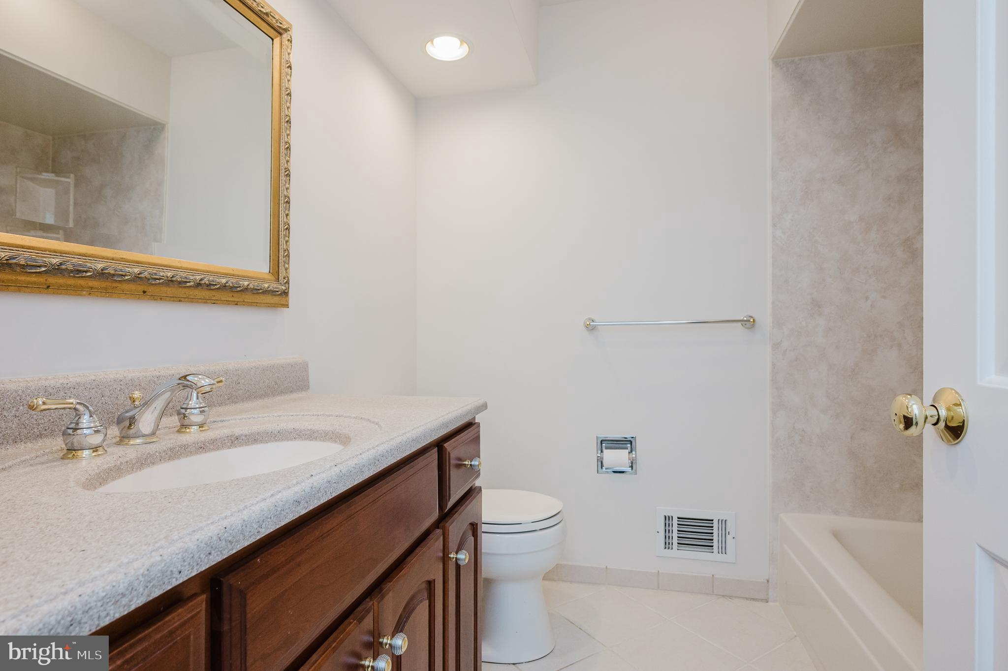 CROSS COUNTRY ESTATES - Residential