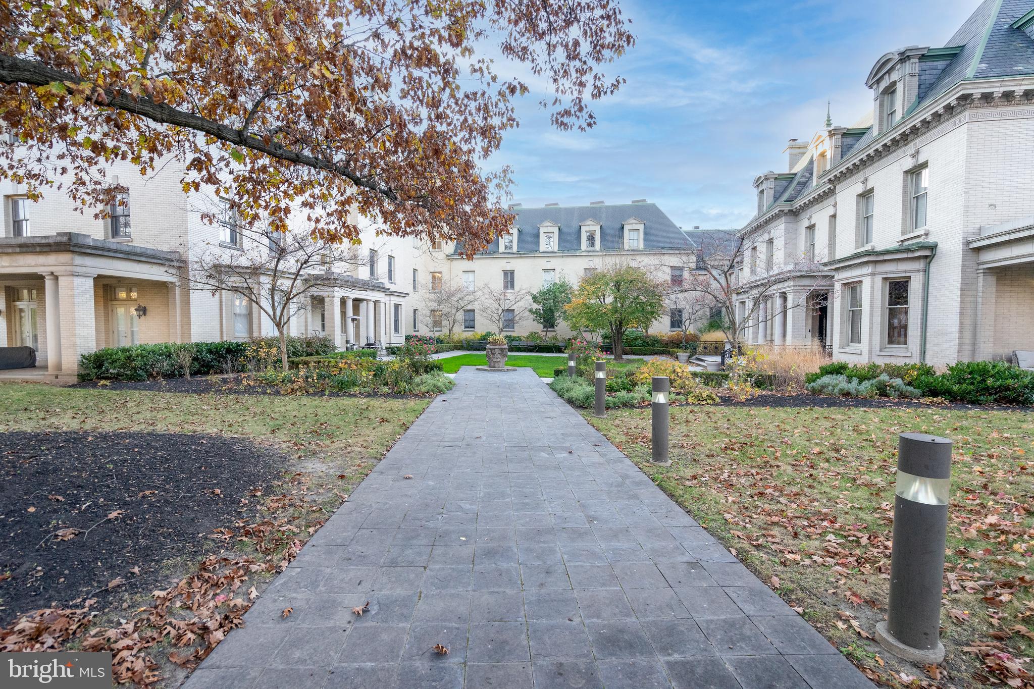 UNIVERSITY CITY - Residential