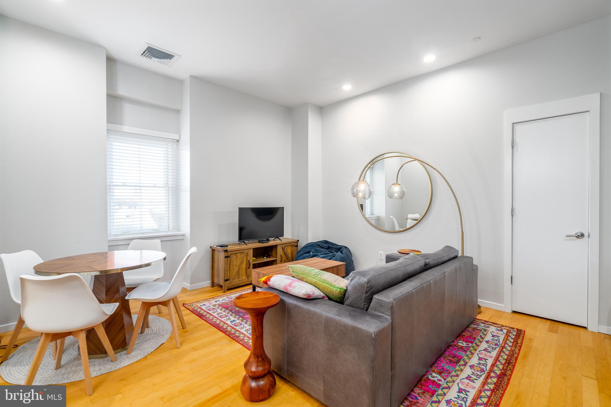 UNIVERSITY CITY - Residential