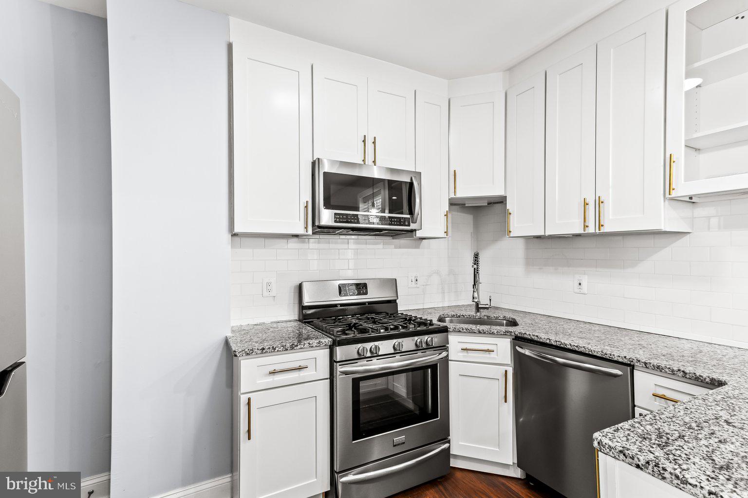 WAVERLY - Residential Lease