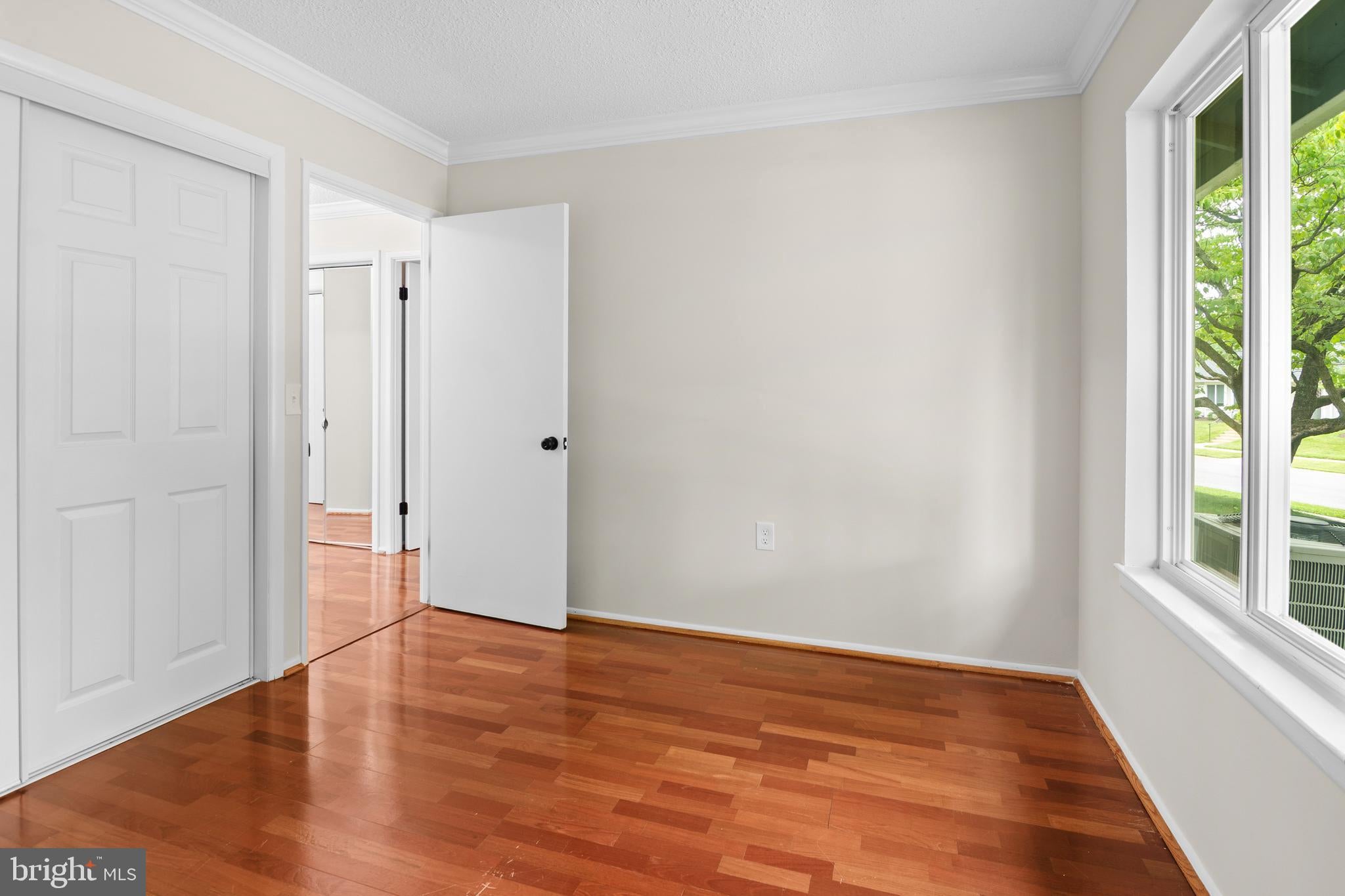 7 FINSBURY PARK COURT 44-B