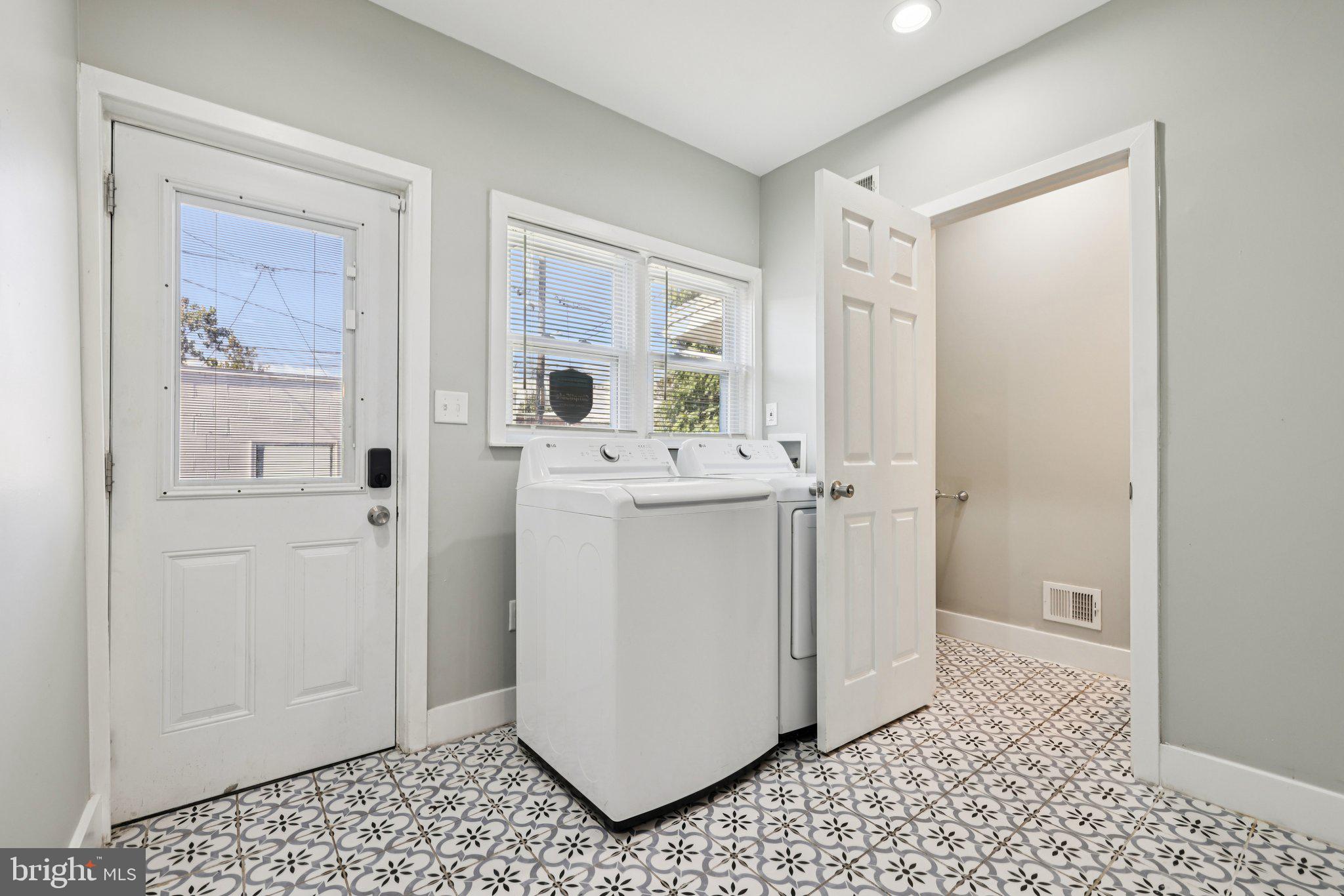 HIGHLANDTOWN - Residential