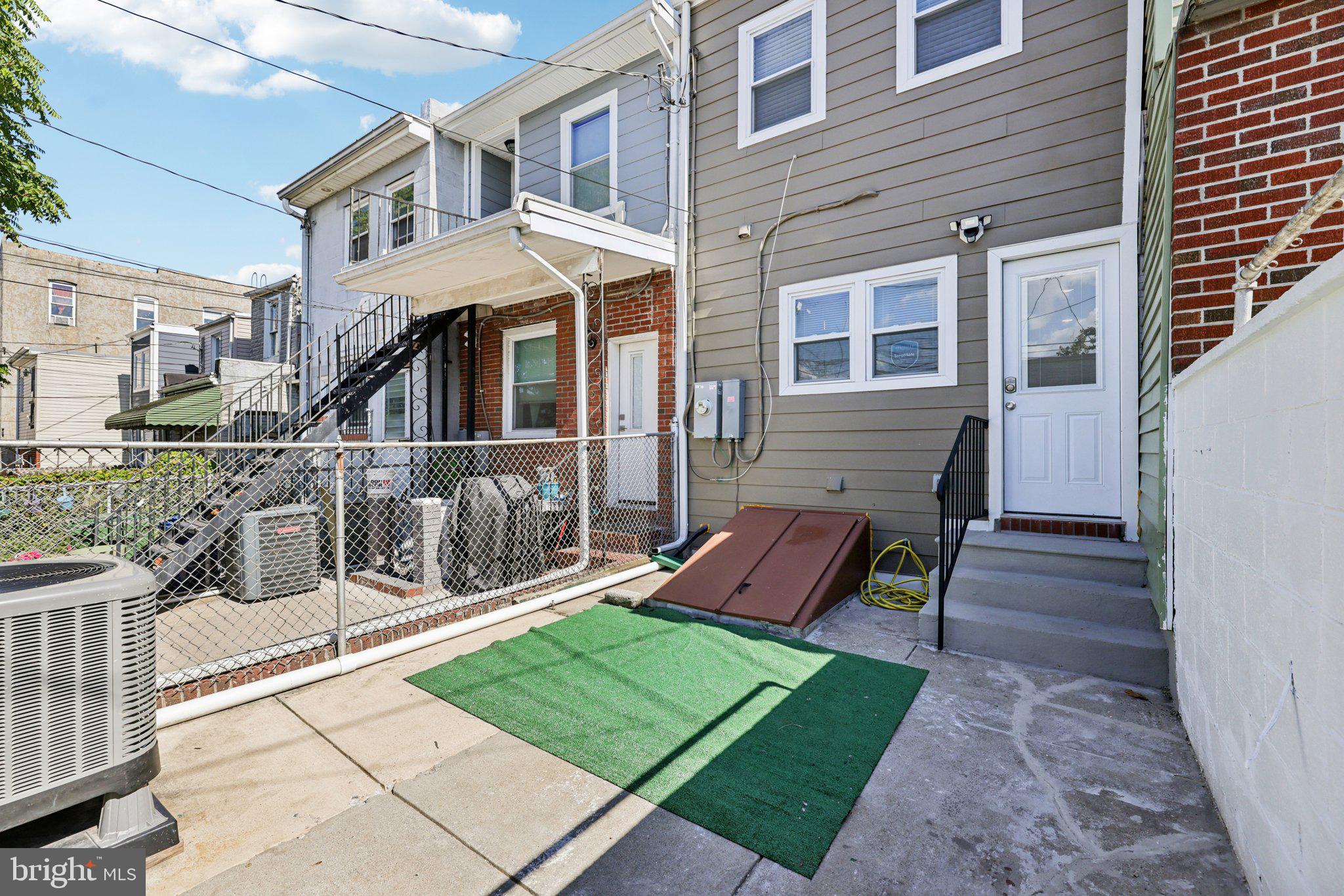 HIGHLANDTOWN - Residential