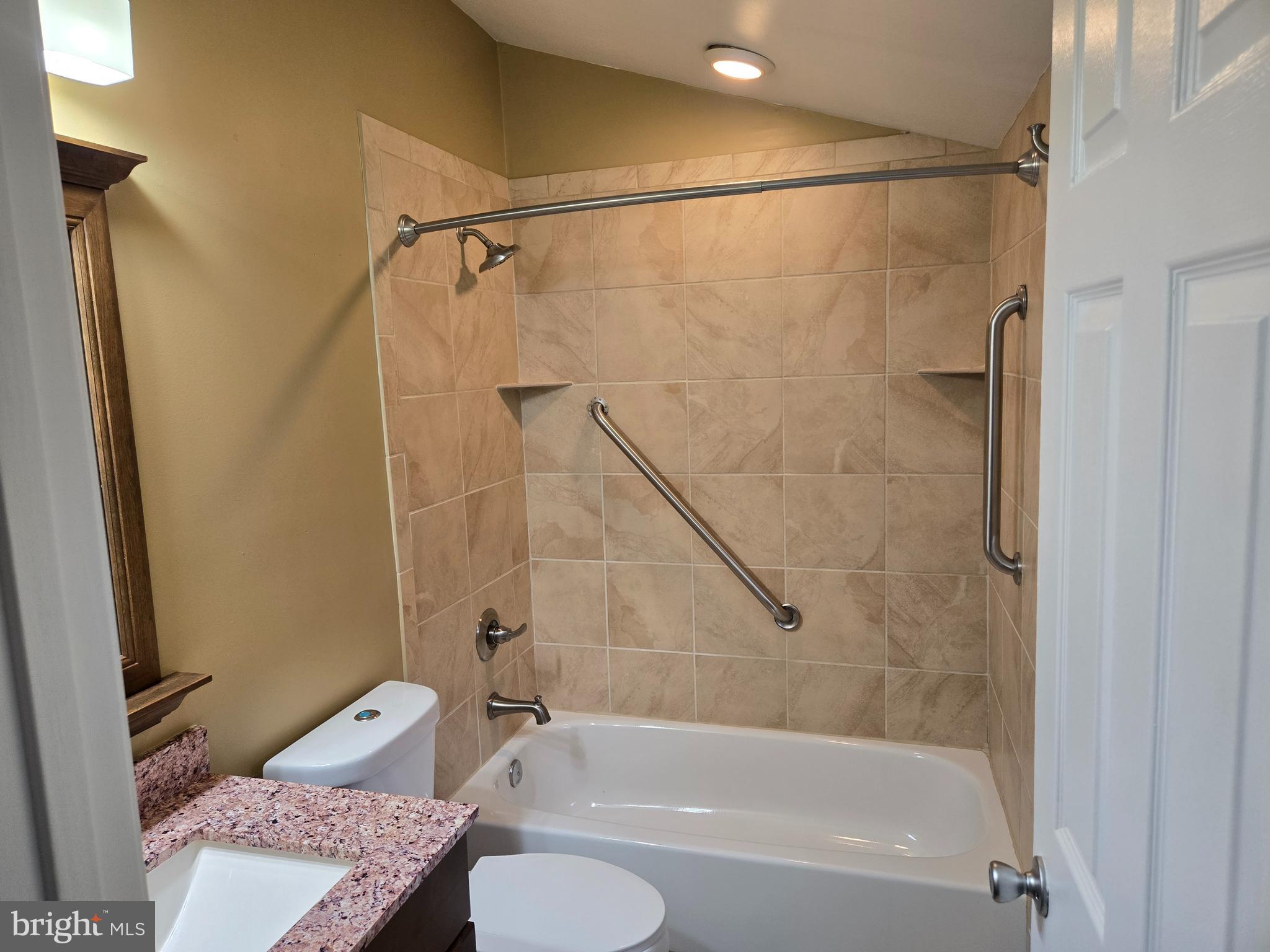 BUTCHERS HILL - Residential Lease