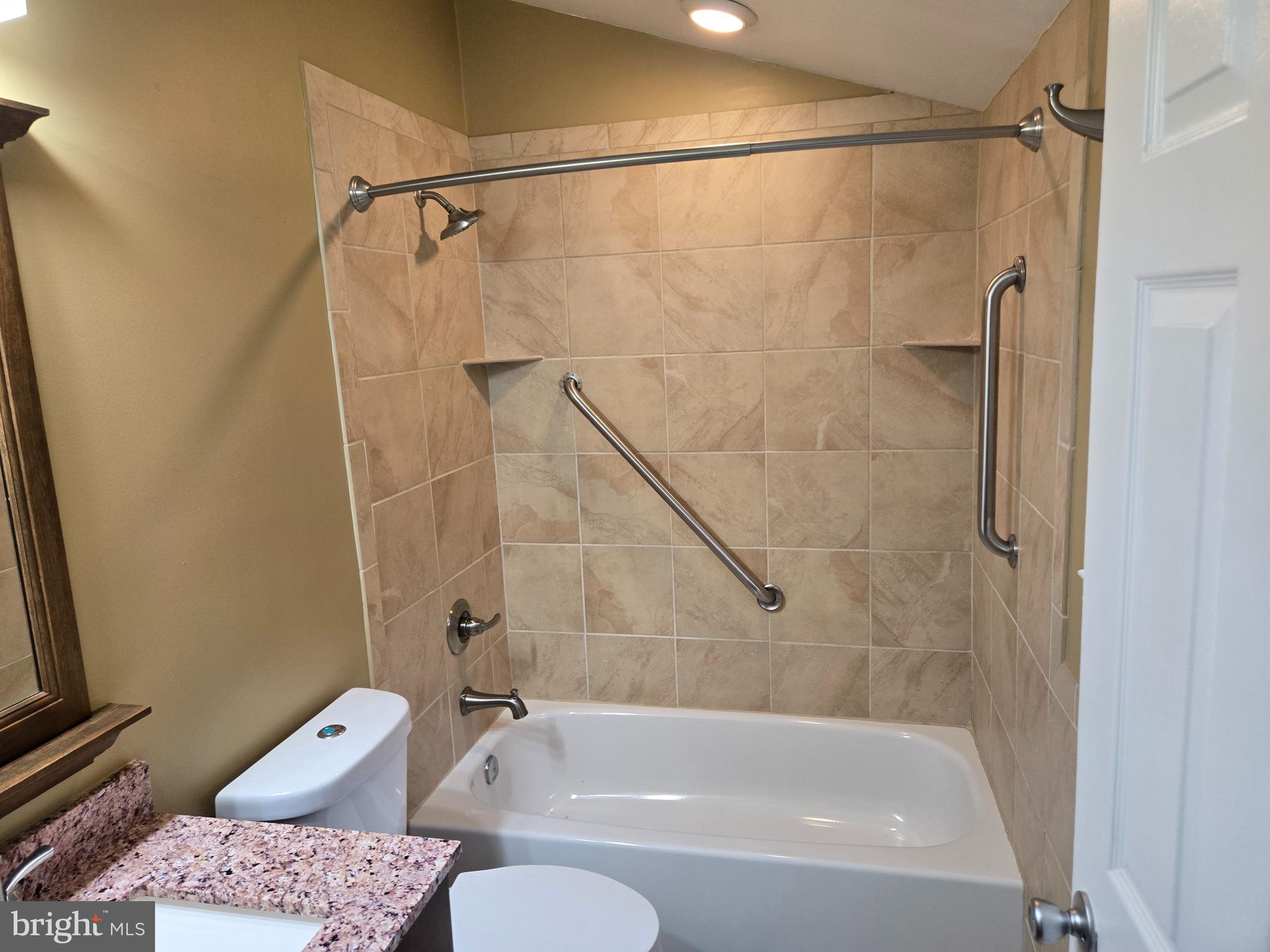 BUTCHERS HILL - Residential Lease