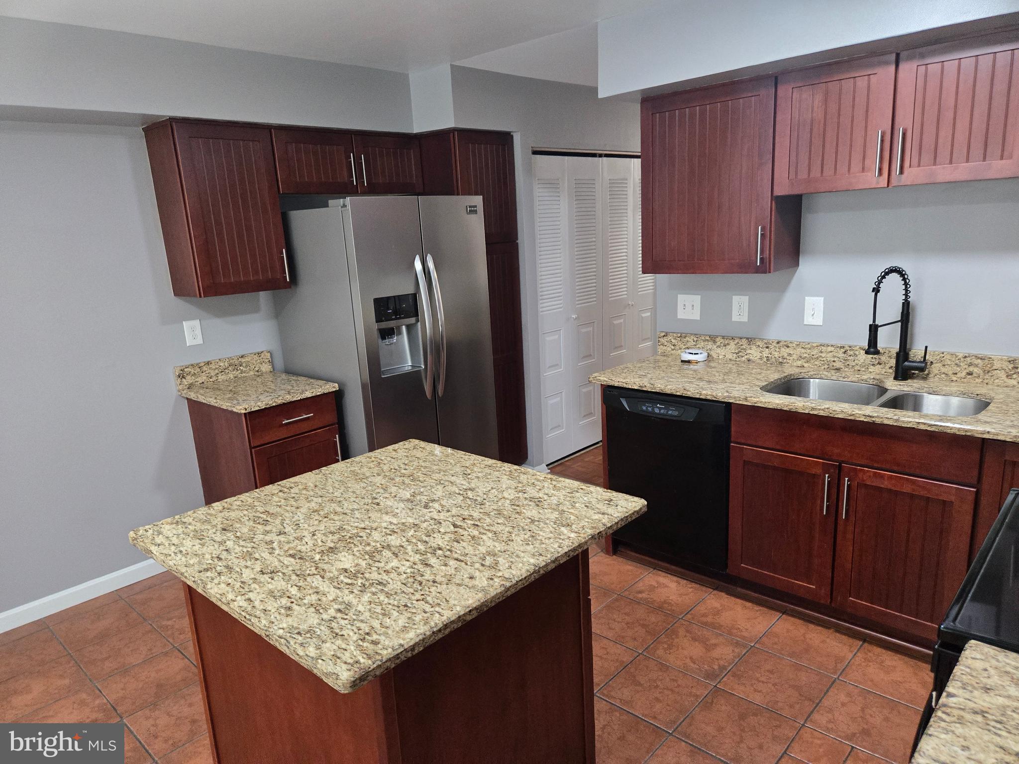 BUTCHERS HILL - Residential Lease