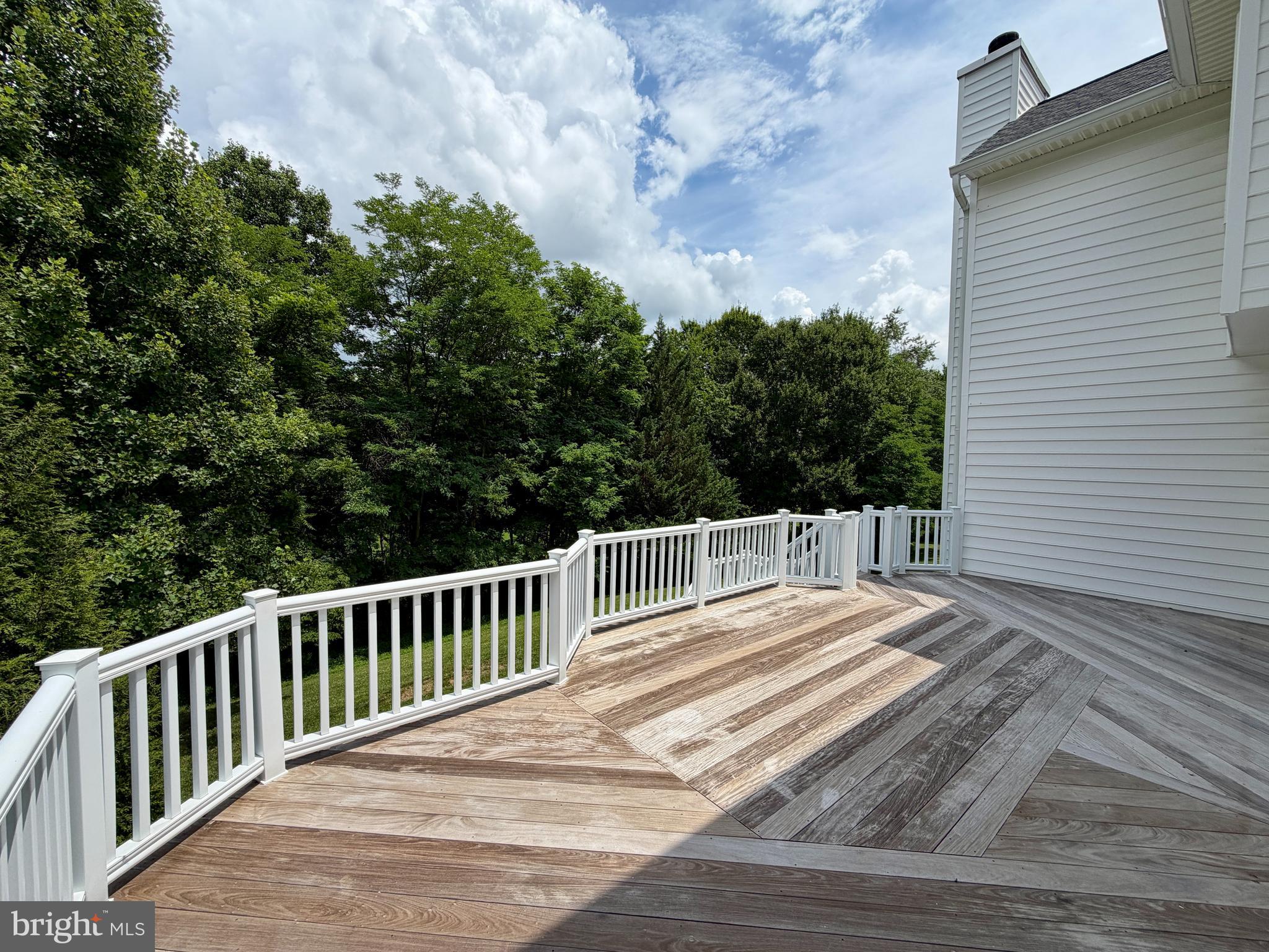 22811 TIMBER CREEK LANE