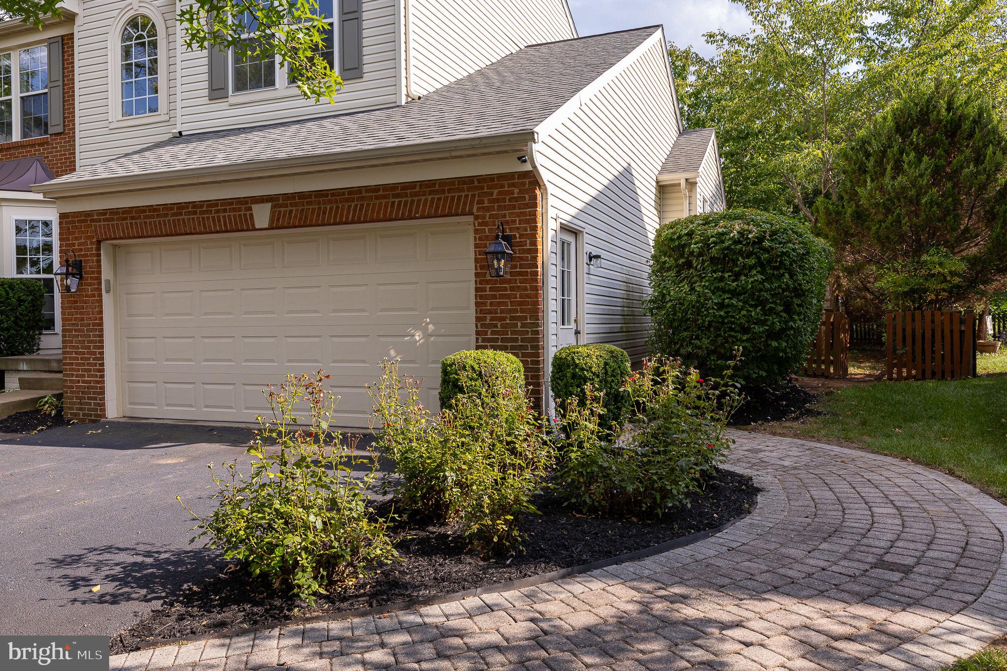 STRATFORD - Residential