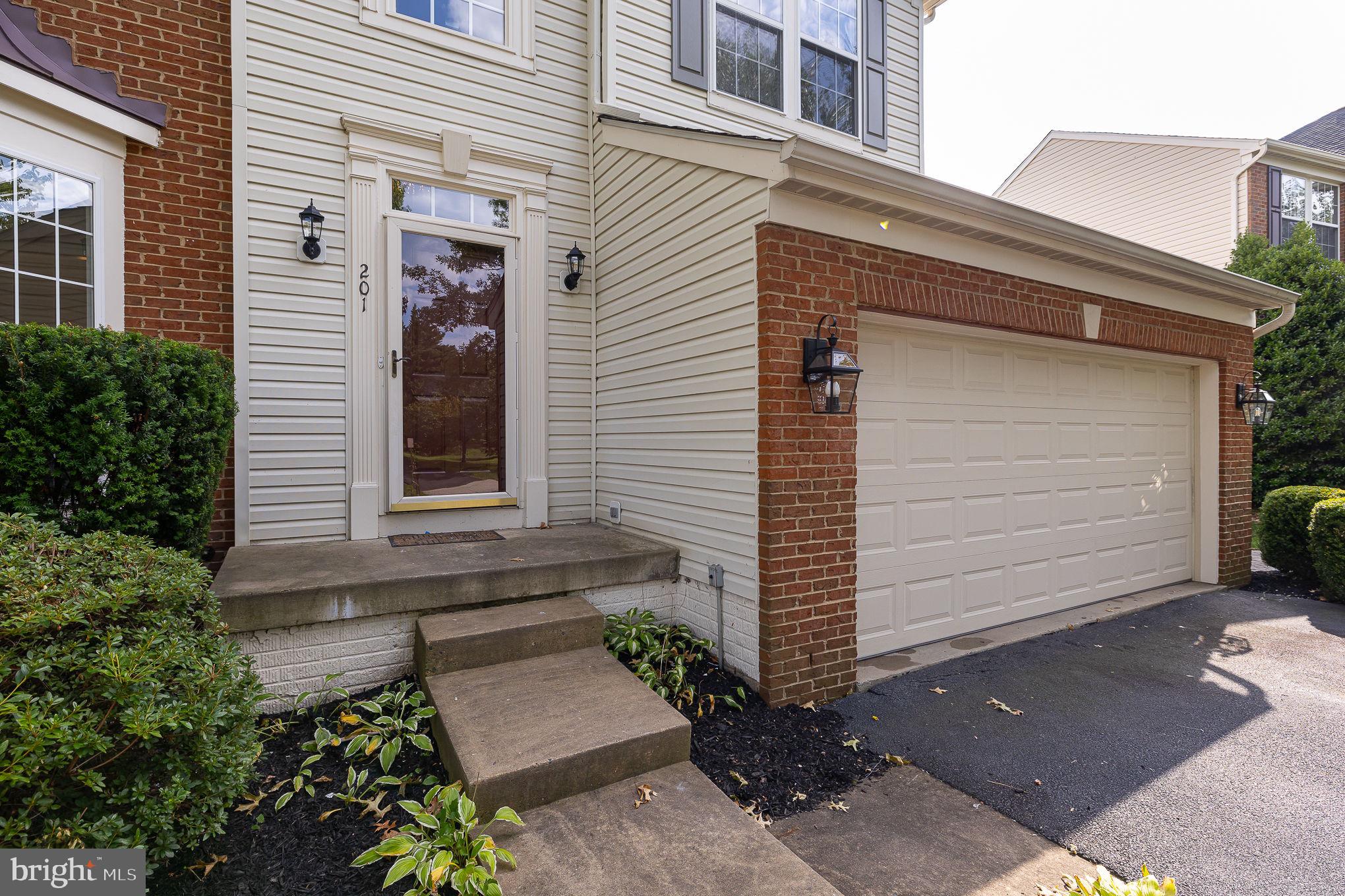 STRATFORD - Residential