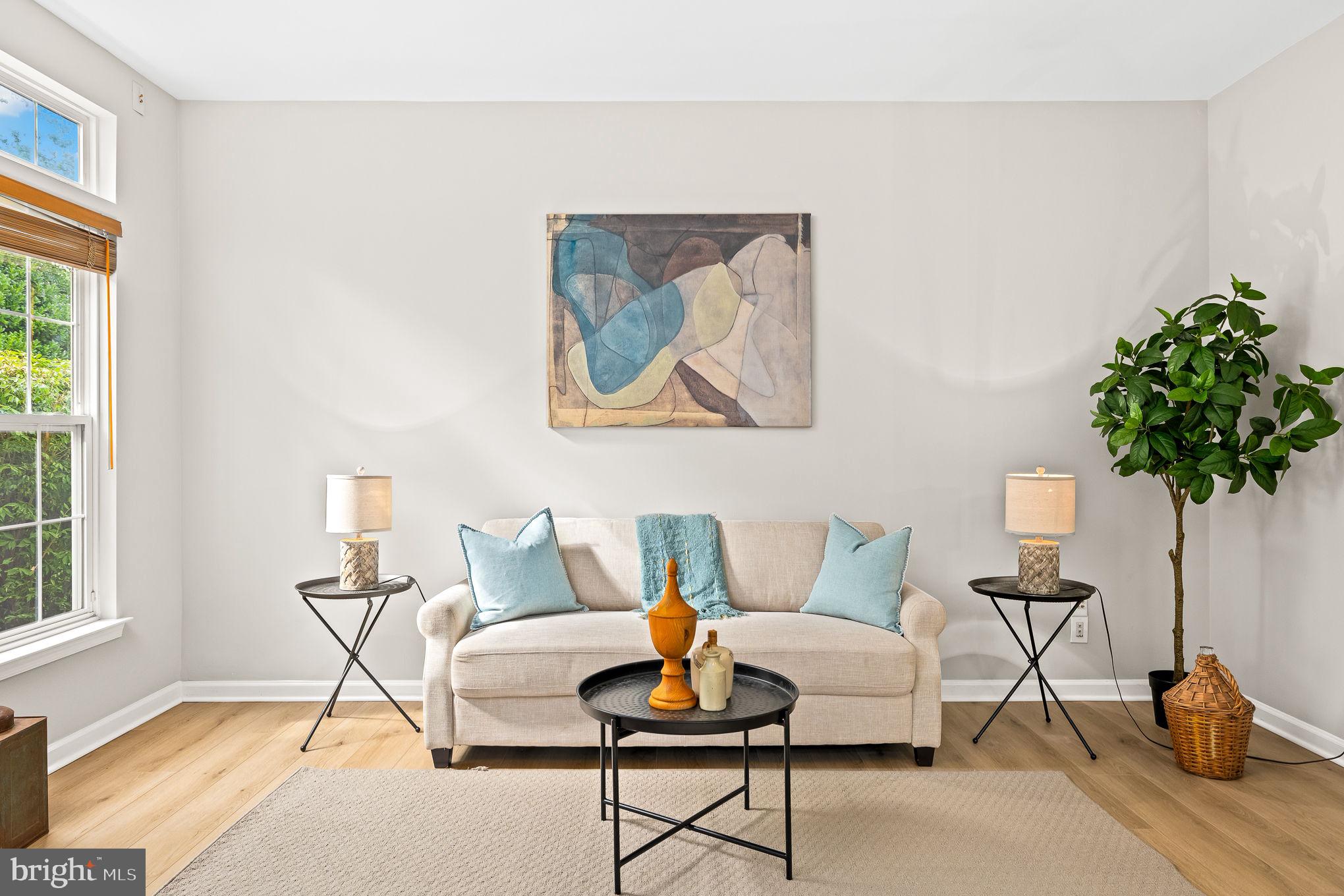 STRATFORD - Residential