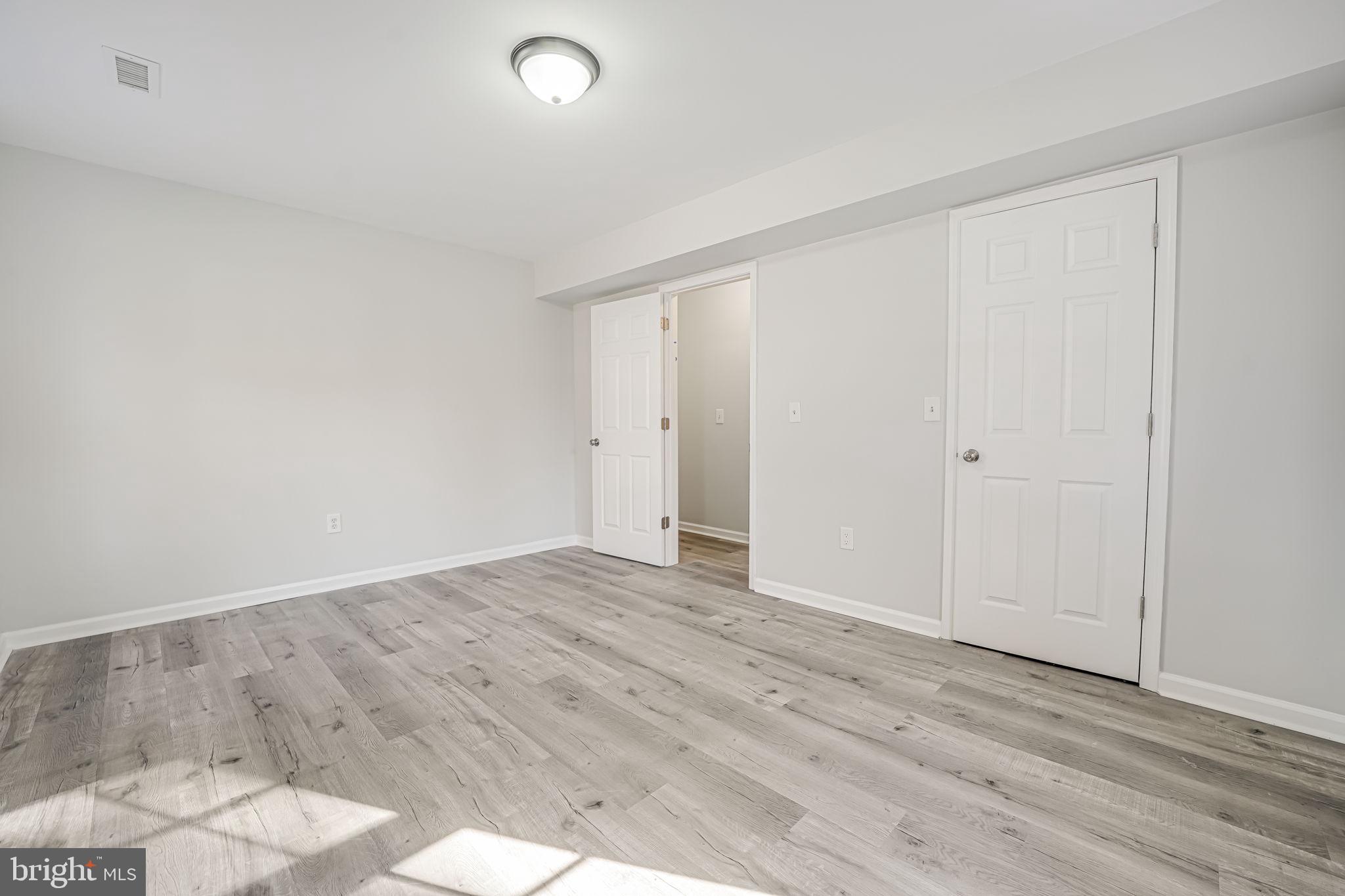 BREEZEWOOD - Residential