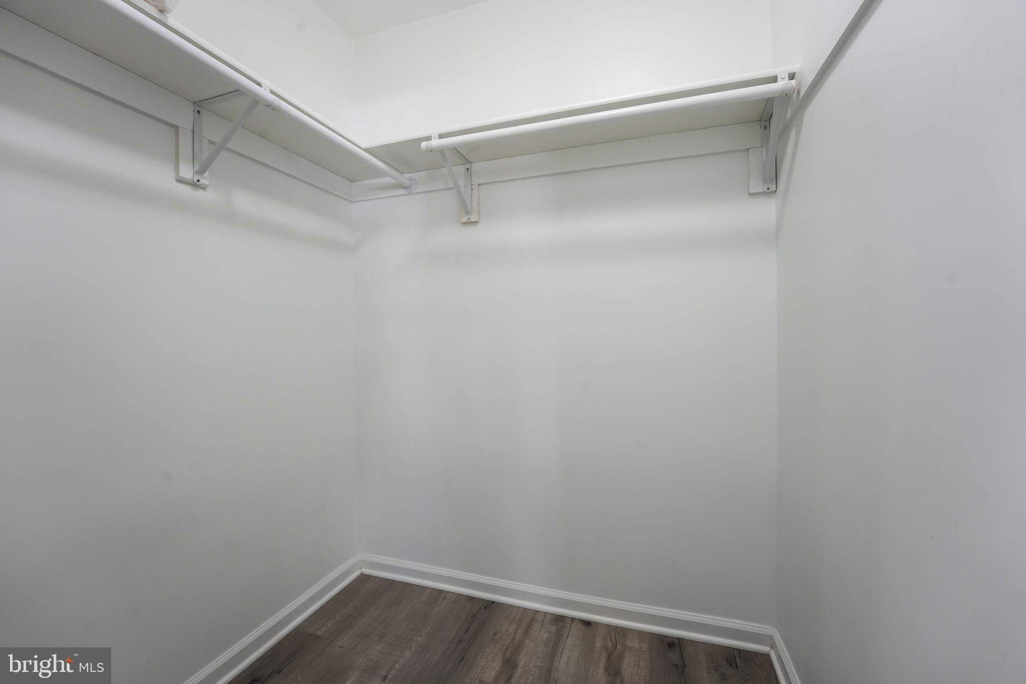 BREEZEWOOD - Residential