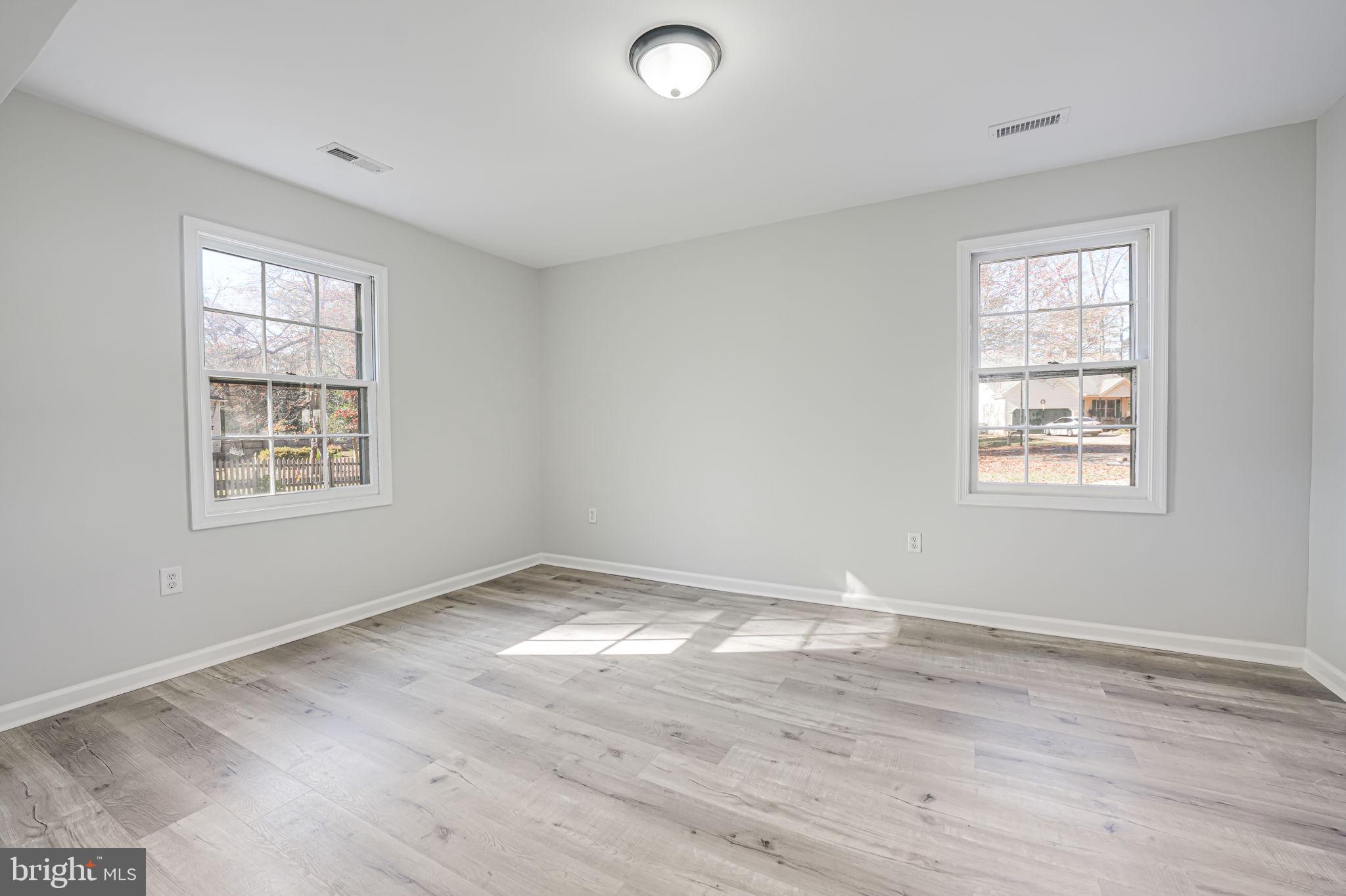 BREEZEWOOD - Residential