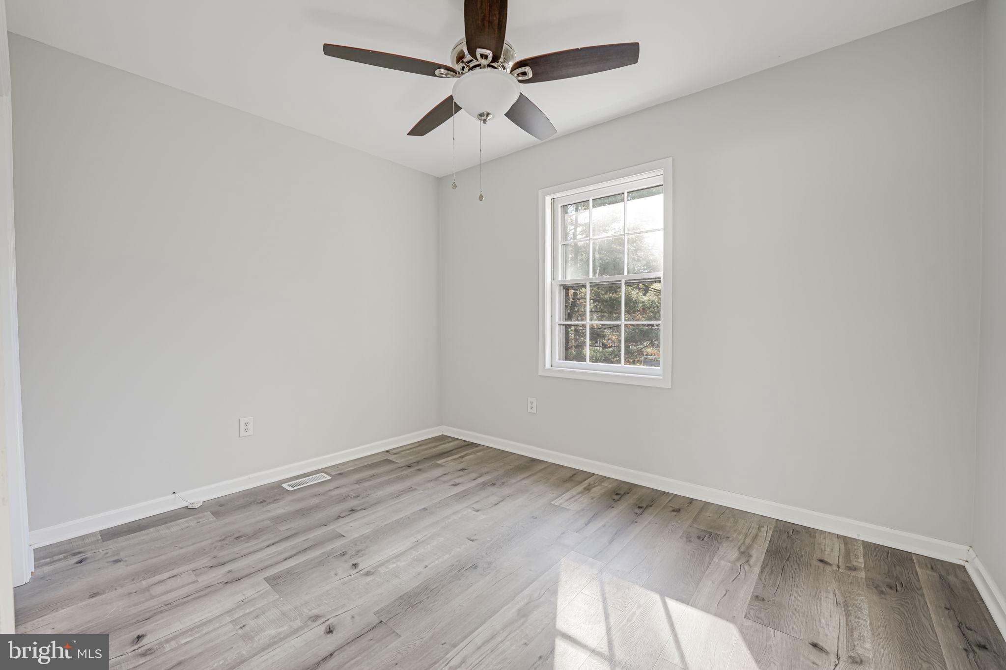 BREEZEWOOD - Residential